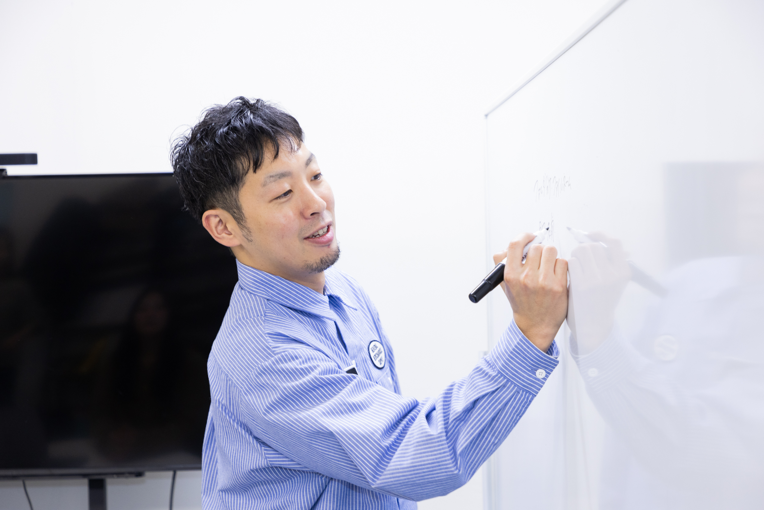 【社員インタビュー】「この仕事は人助け」─ 創業初期から会社と共に歩んできた営業部長が語る、モバーシャルとは？｜岡谷 敦 [Atsushi Okaya]