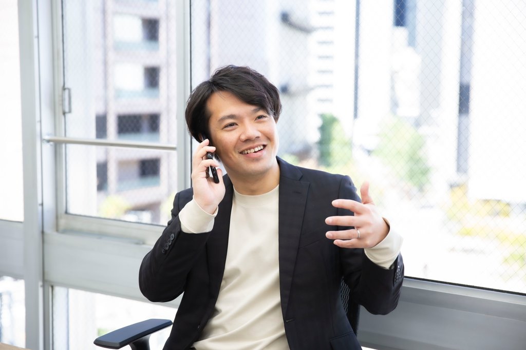 中小企業の未来を支える！FLAGSエイド融資コンサルタント、新天地での挑戦とVOGUE風「30の質問」