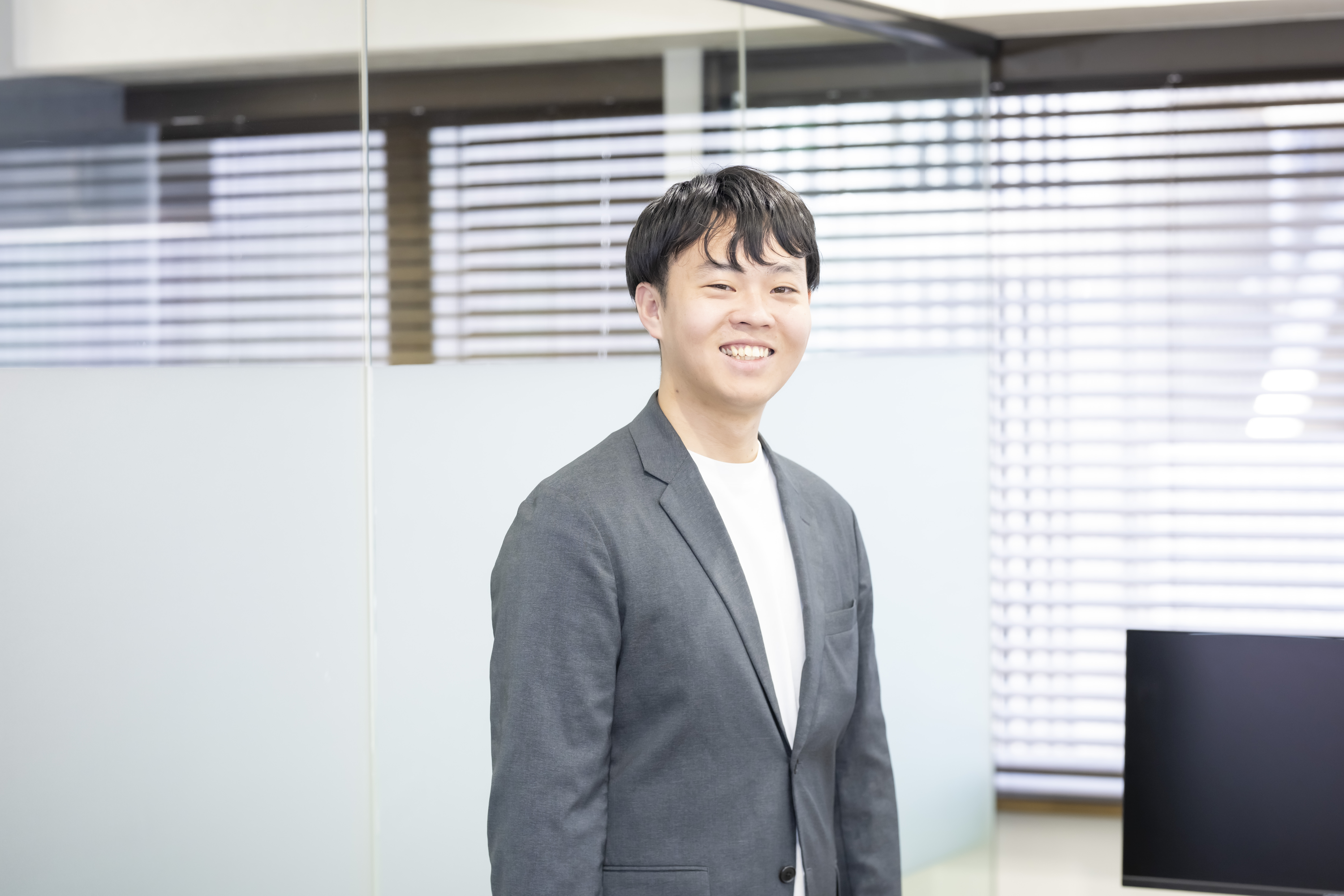 【社員インタビュー】未経験でも大丈夫。コツコツ積み重ねて、お客様に信頼されるサービスエンジニアへ