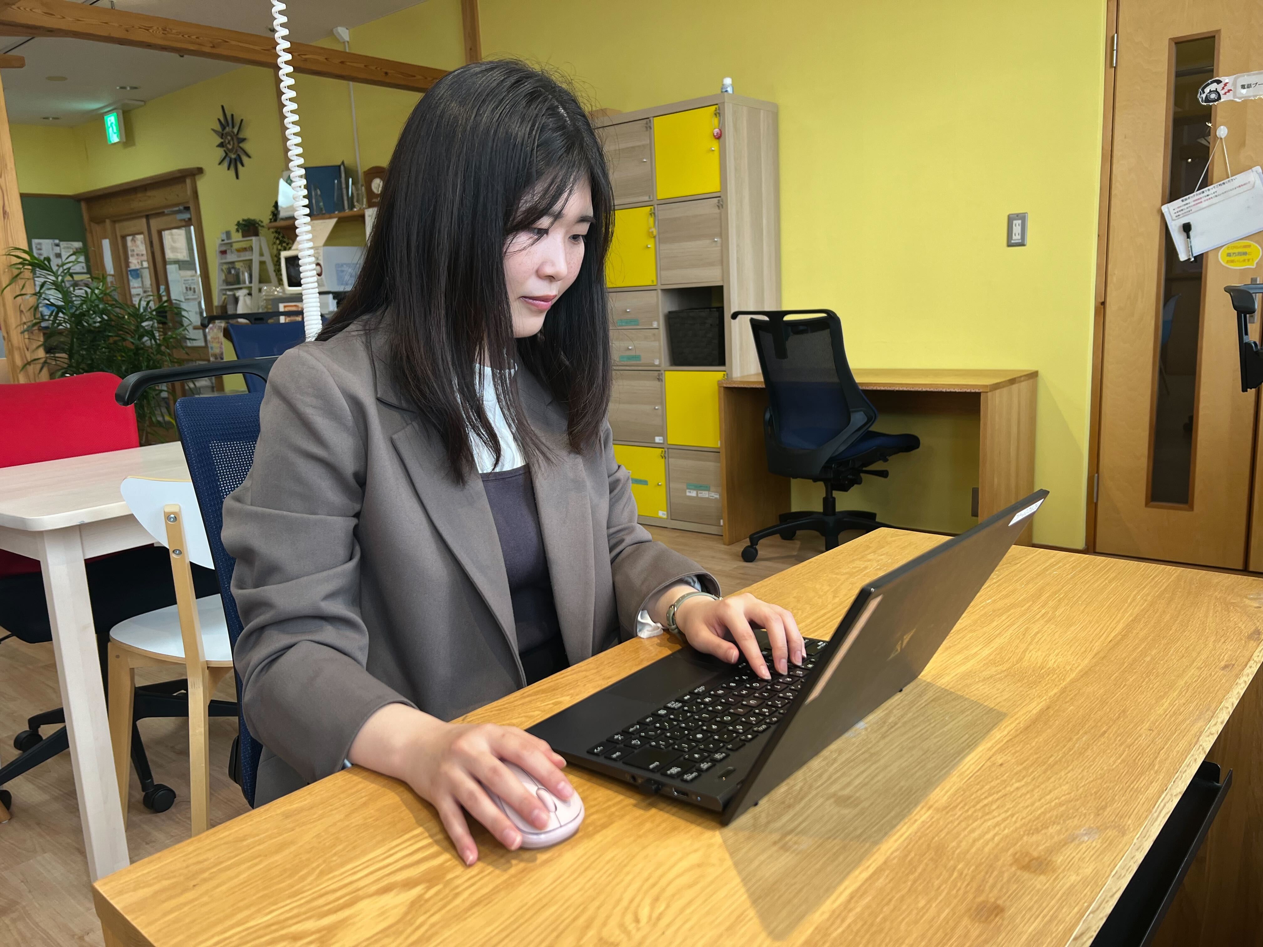 【2年目社員インタビュー】入社1年目から挑戦と成長を実感できる日々