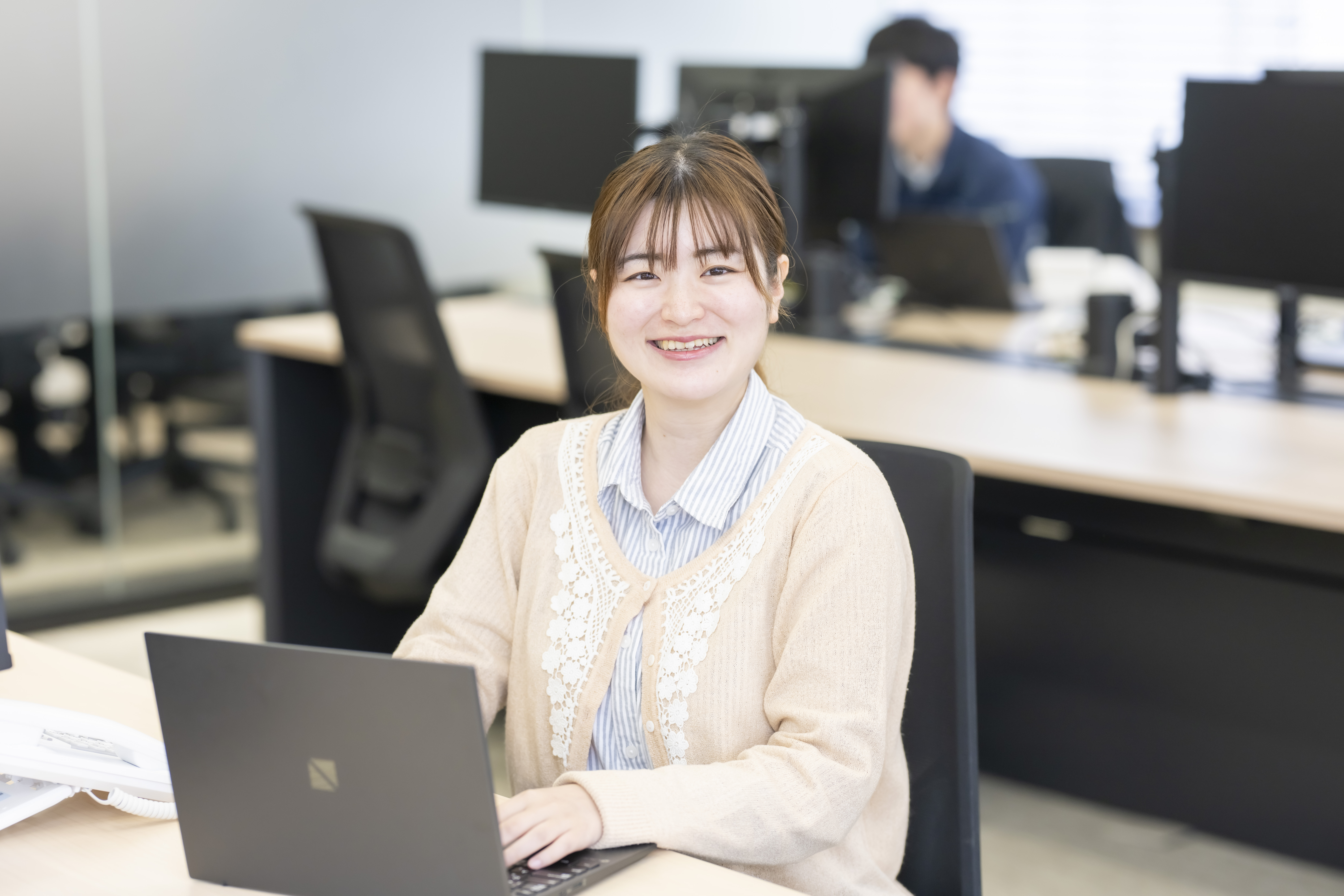 【社員インタビュー】温かい仲間に支えられて、着実に成長できる場所