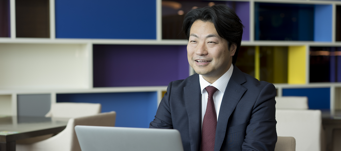 技術だけでは、新しい産業はつくれない。ソフトバンクは「技術＋人の力」で、未来のサービス業をカタチにする。