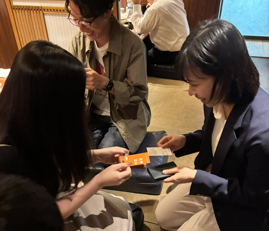 シェルパ卒業生、感無量の名刺交換🌸