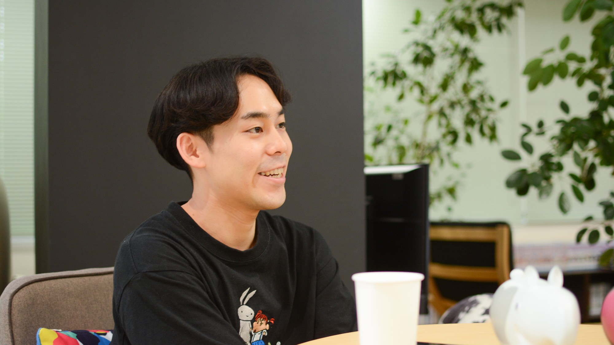 「表現の幅をさらに広げたい」デザイナー岡野-ジュニの中の人インタビュー#14