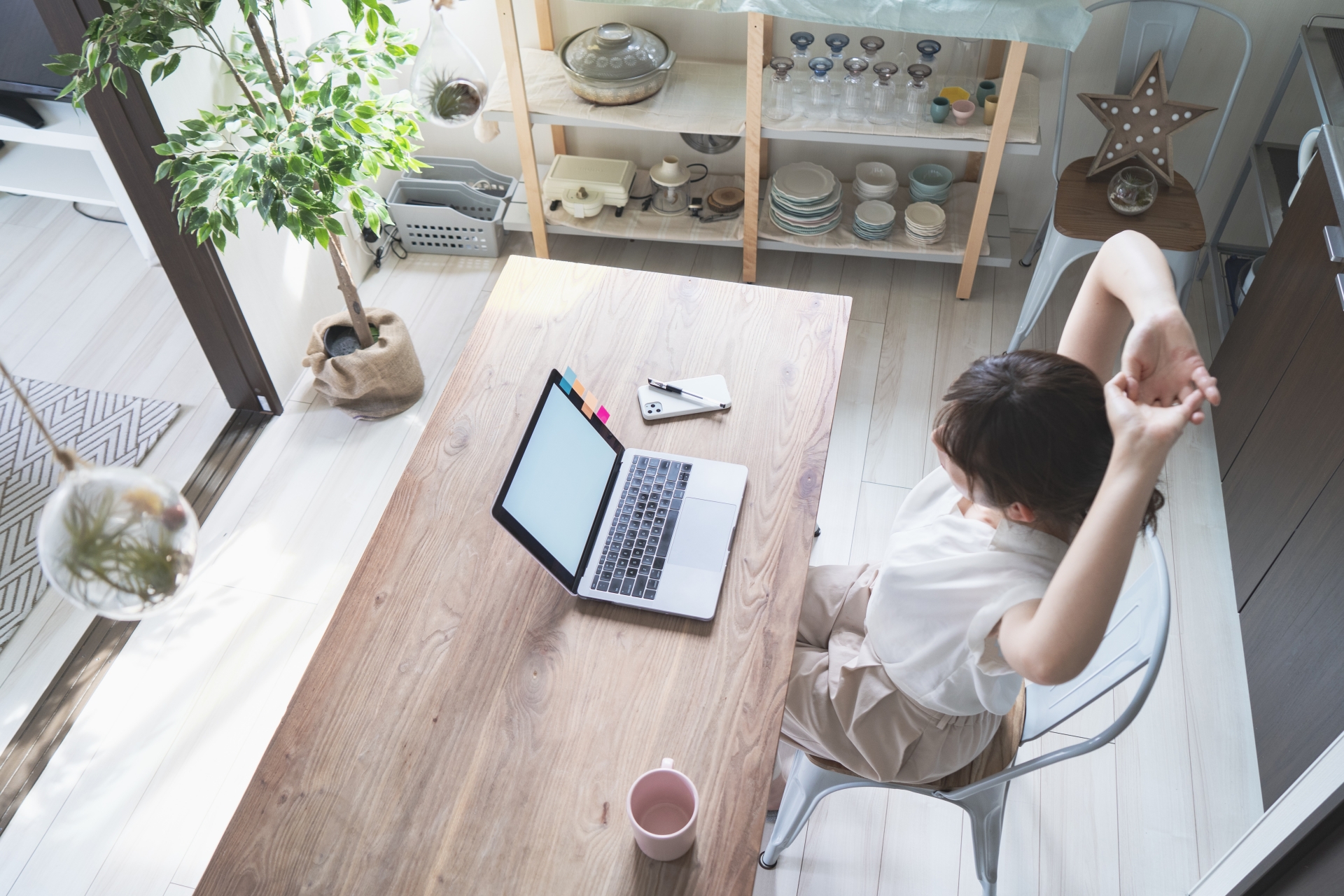 【業務委託メンバーインタビュー｜“契約形態”じゃなく、“チーム”として関わる】YouTubeチャンネル登録100万人の編集者の働き方