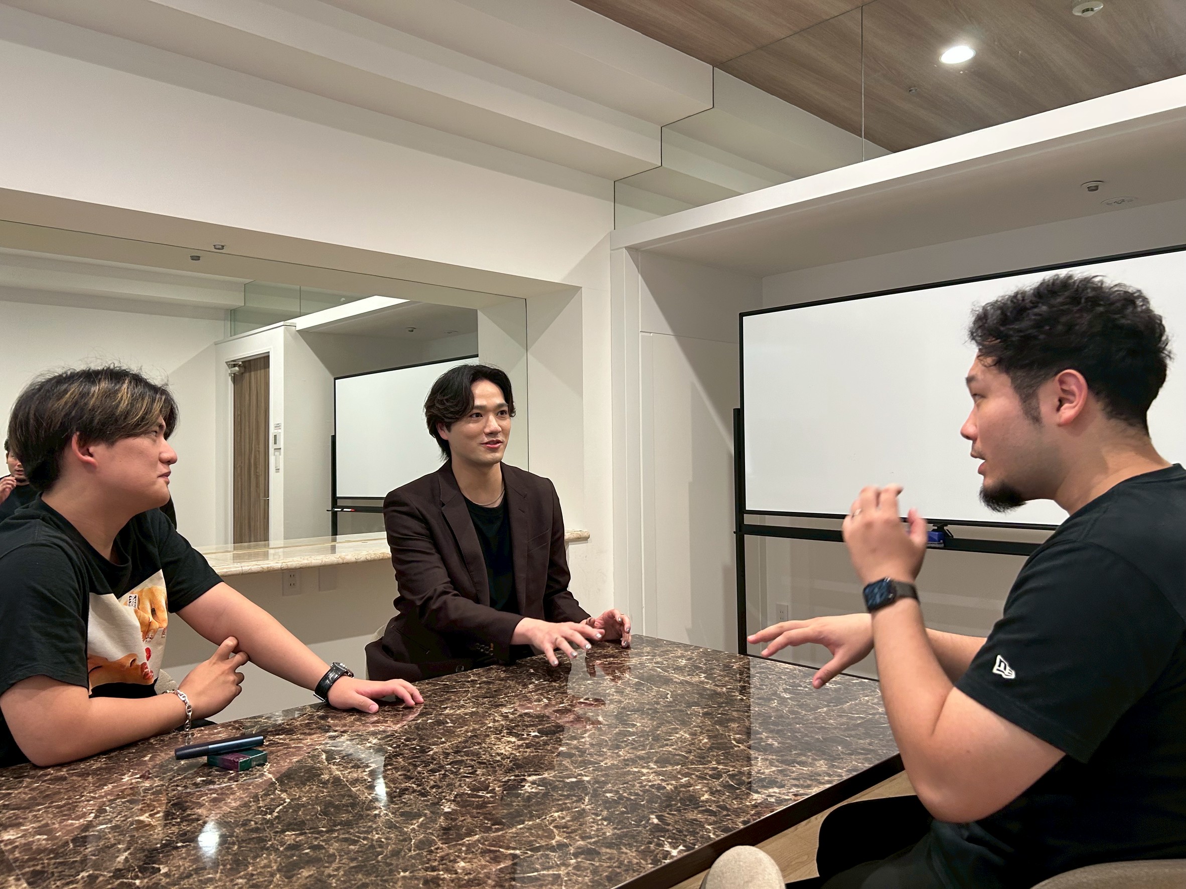 「仕事ができるやつが上がる。それだけ。」フルコミ営業の最前線で挑む、責任者たちのリアル