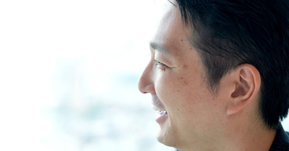保険業界からモビリティ最前線へ。新執行役員 森 亮介が描くキャリアの「次なるJカーブ」