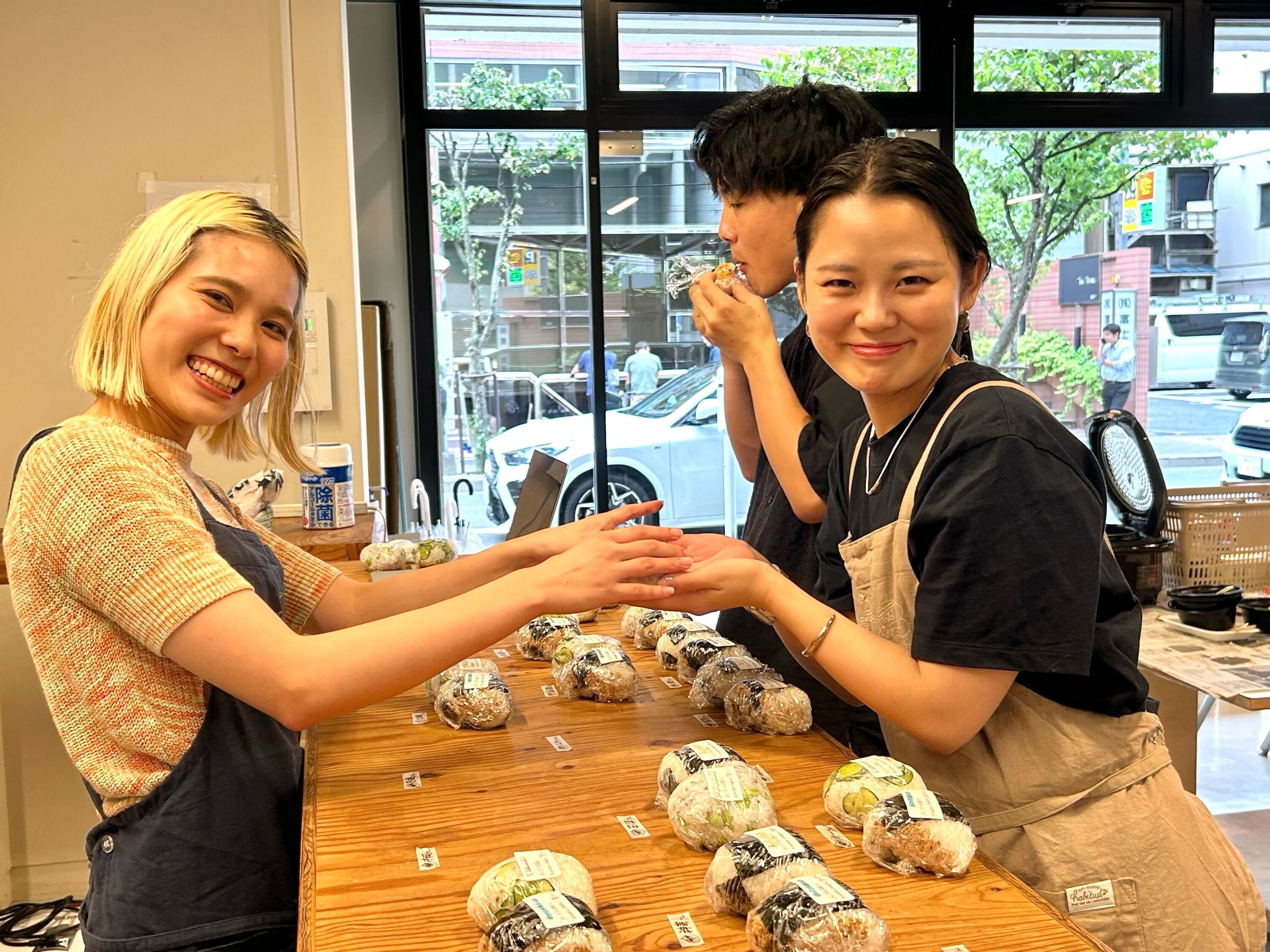 よろしくお願いします！の気持ちでおにぎり握ってみました🍙