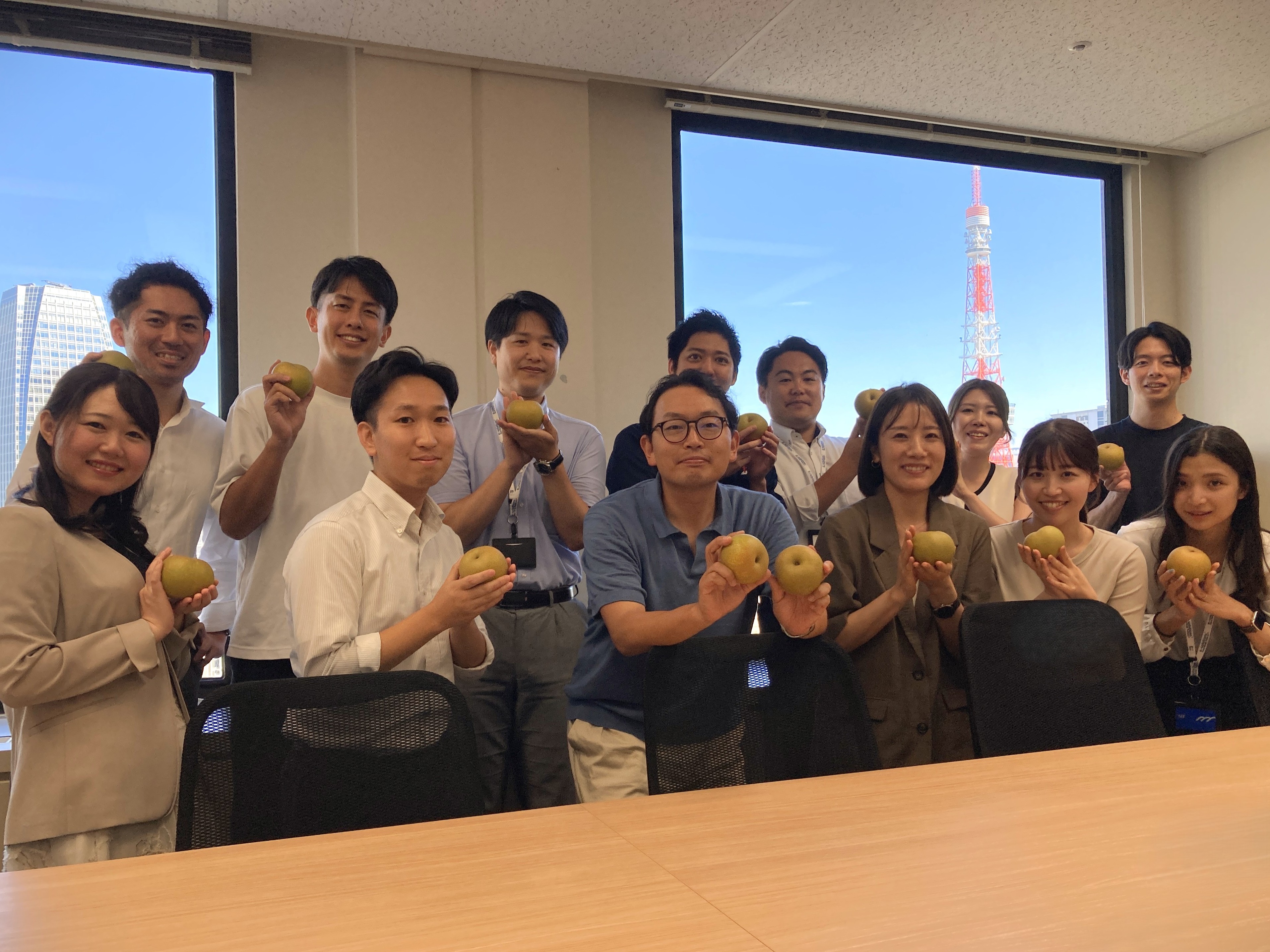 顧問・森雅志様より、富山の名産「呉羽梨」をいただきました