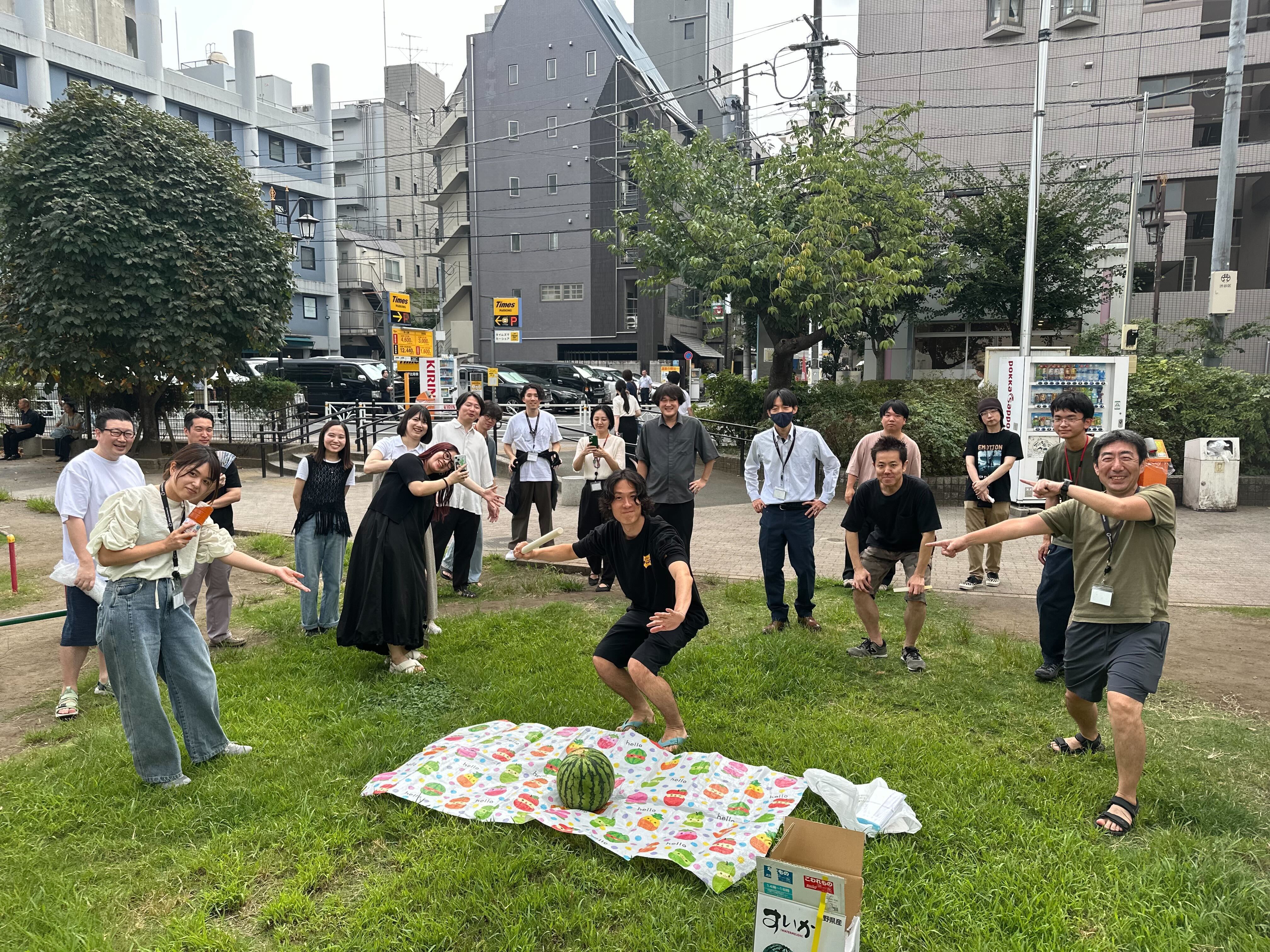 【社内イベント】夏の風物詩「スイカ割り」を今年も開催しました！