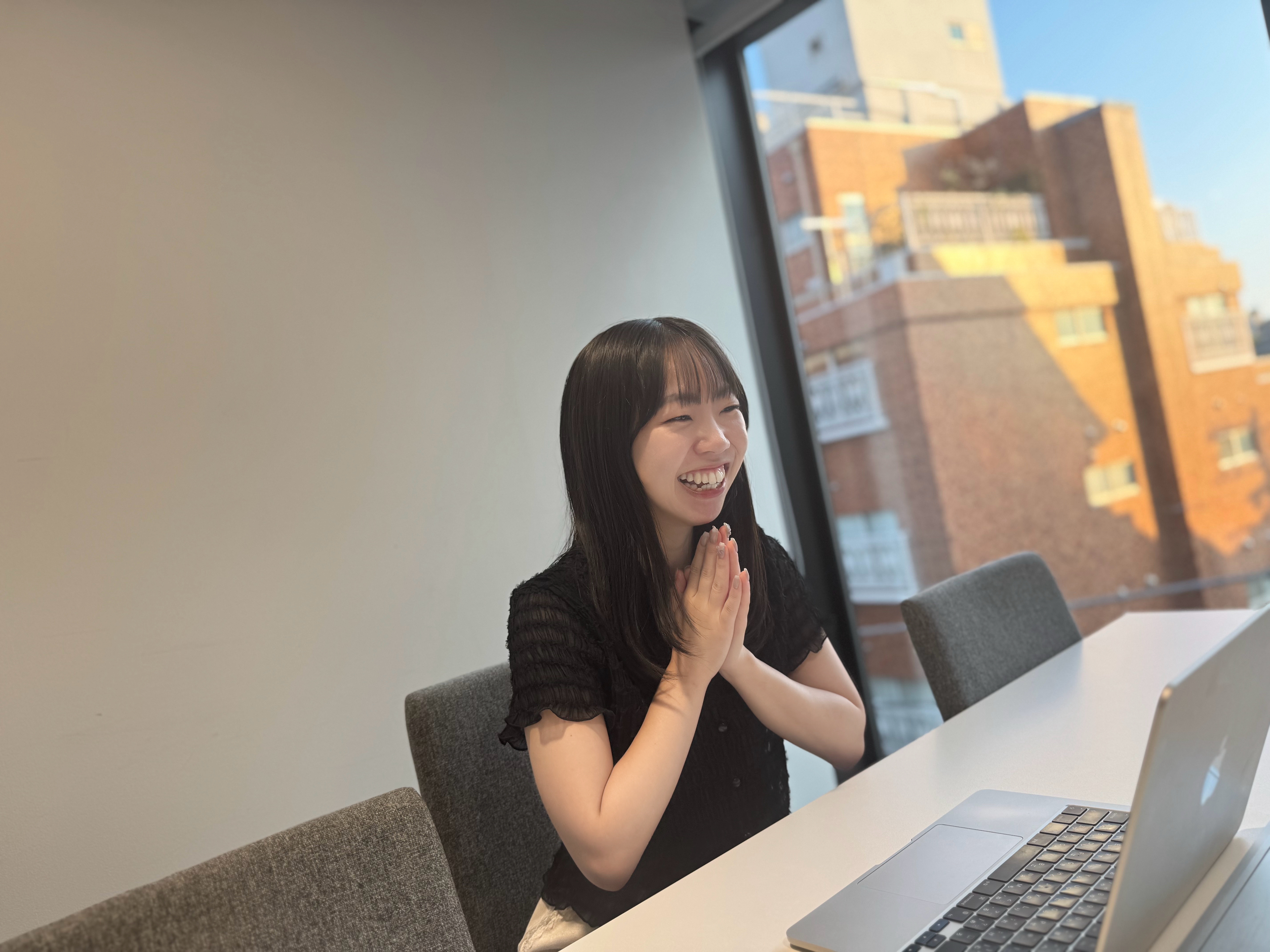 「目標を持って、丁寧に取り組む人と一緒に働きたい」アパレル業界からクロスアイへ。大久保百夏が語る“転職と成長”