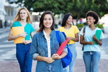 留学生活でホームシックになった時の乗り越え方