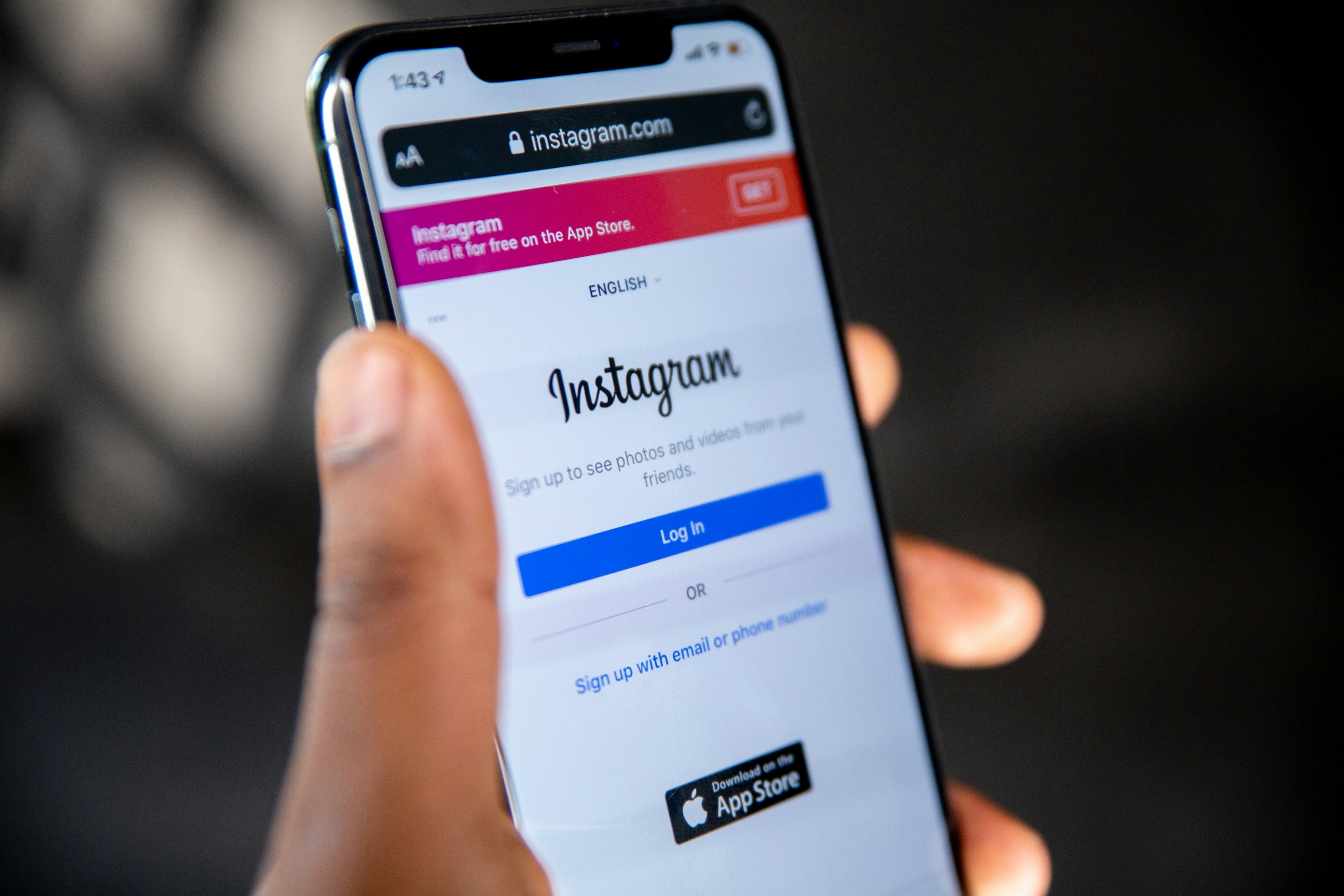 登録者10万人、月収200万円のYouTubeチャンネルを育てた僕が、なぜ今、Instagramで「AI×世界観構築」に挑むのか。