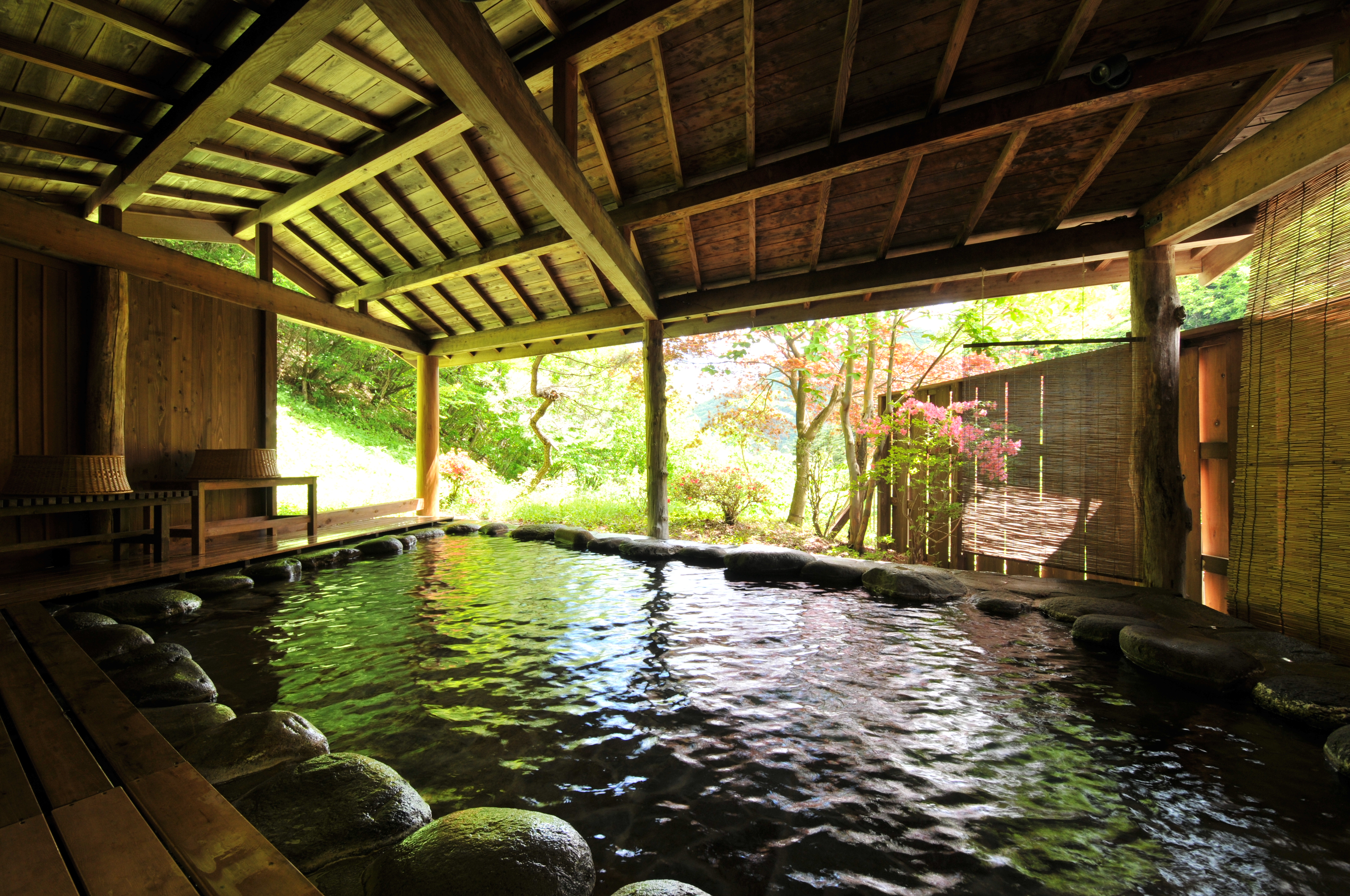 つるや旅館の再興