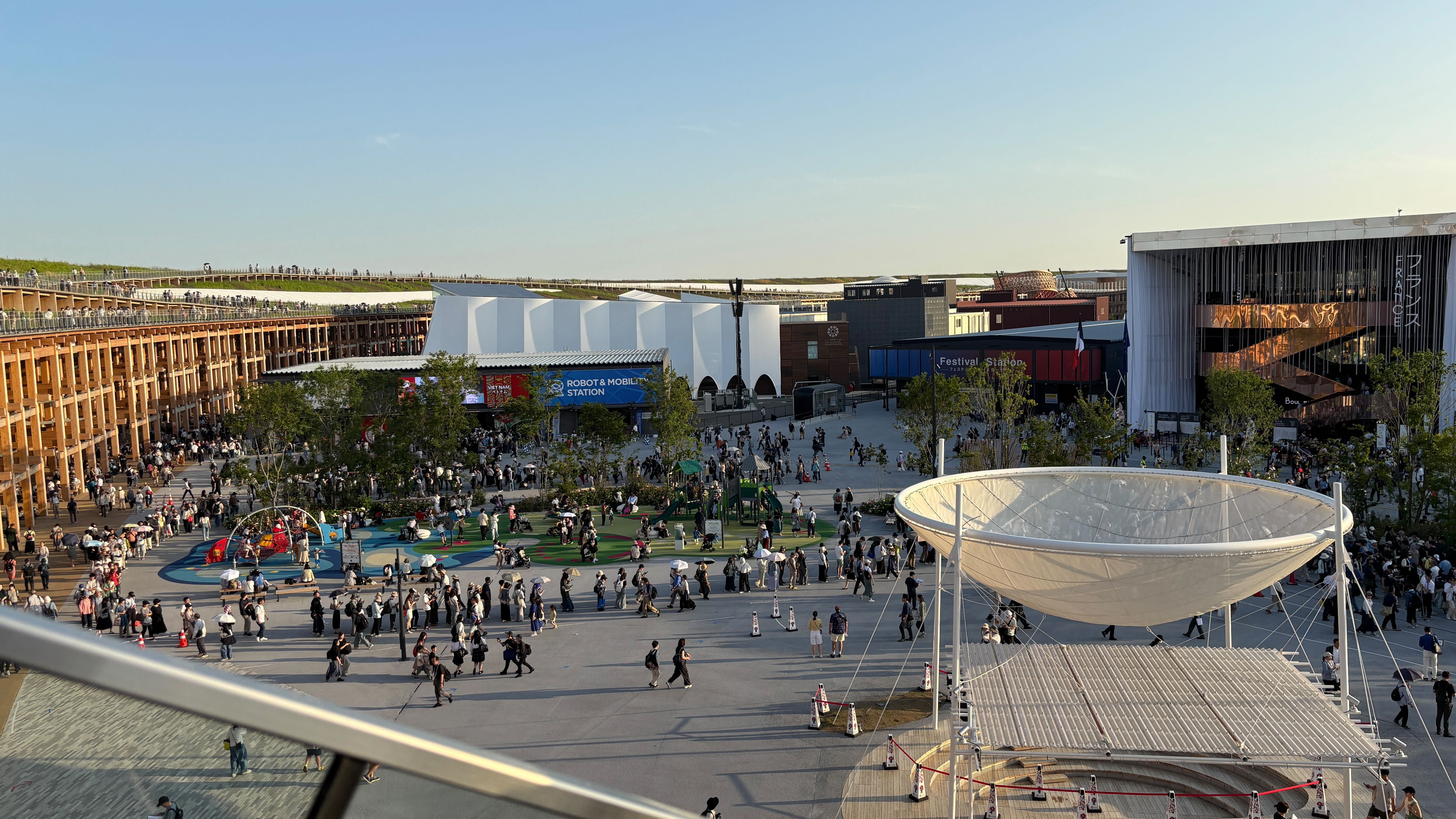 新卒社会人奮闘記　〜かっこいいだけじゃない！万博で気づいた空間デザイン会社の一員としての成長〜