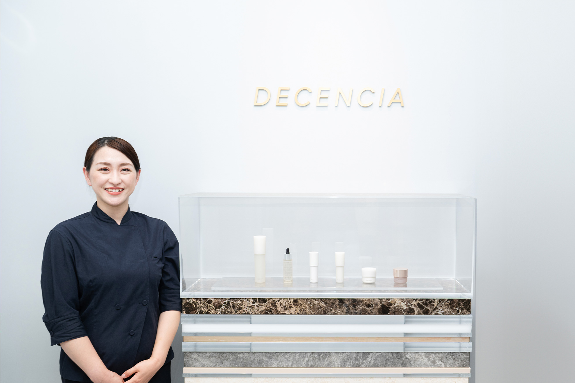 ブランドと一緒に成長できる場所―DECENCIAのビューティーカウンセラー