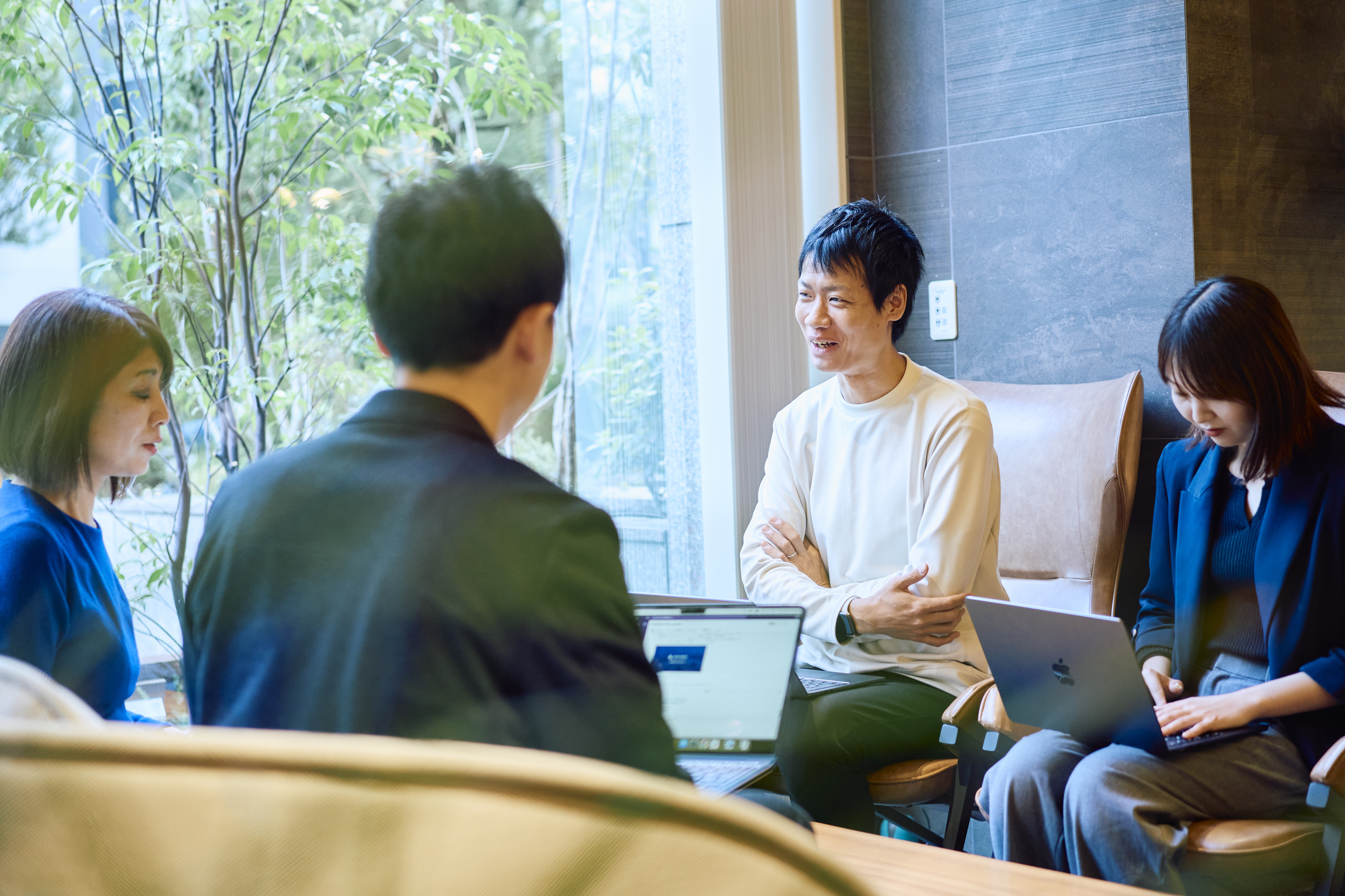 【入社エントリ】「マネジメント=EVeM」の世界を目指してトレーナーへ。 自身を救ったメソッドで人々を救いたい。
