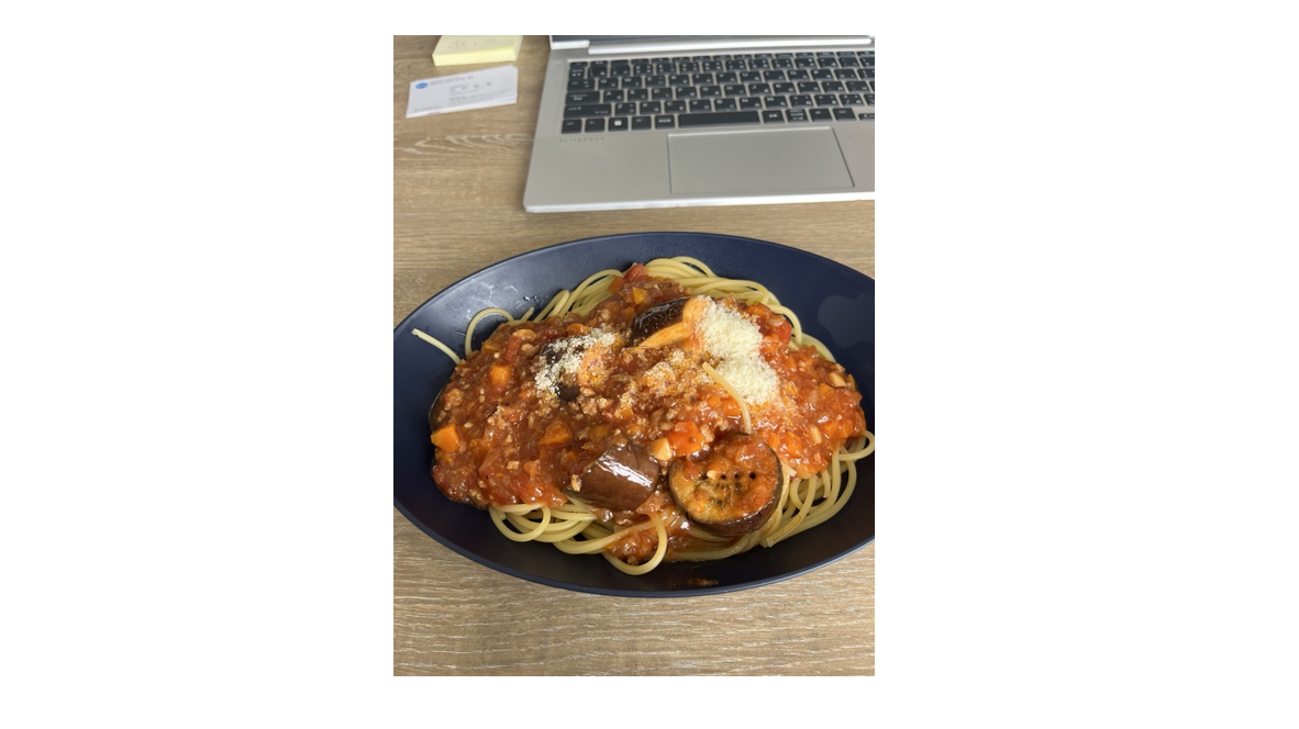 実は、社員食堂があるんです。