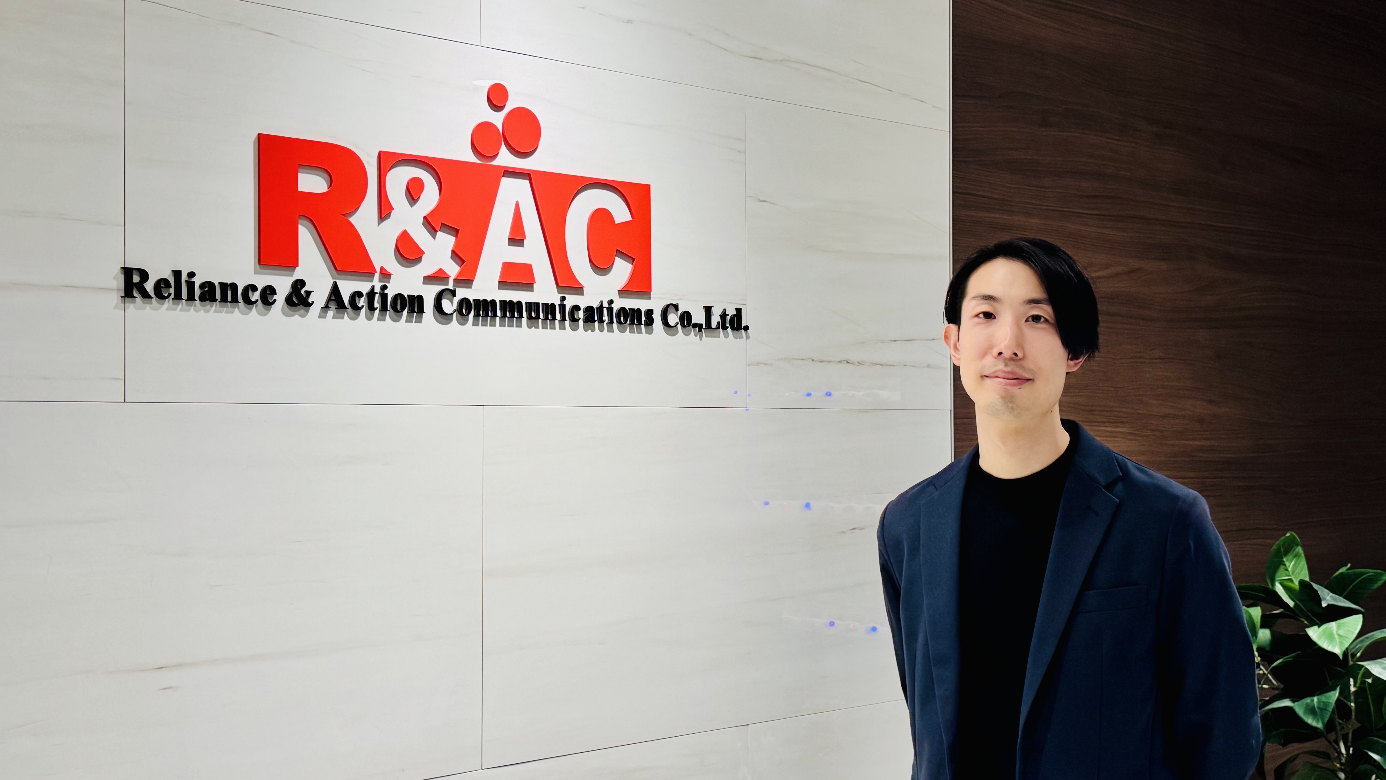 【メンバーインタビュー】「仕様の疑問」から「提案の面白さ」へ。元エンジニアが語る、技術を活かせるクラウド営業への転身【前編】