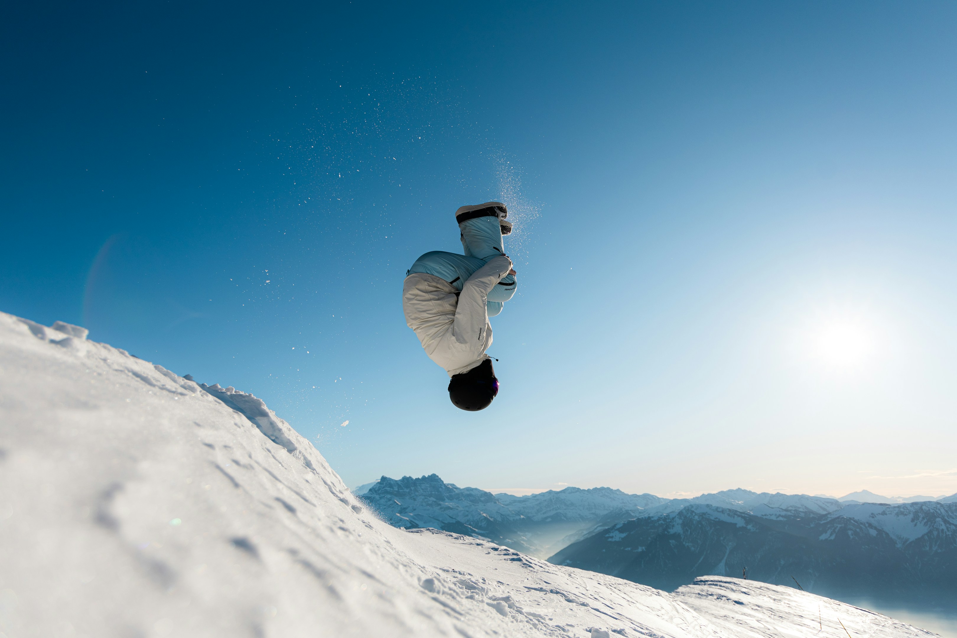 大藏(大蔵)陽平：スーツケースにMacとAWS｜移動しながら働くという選択肢