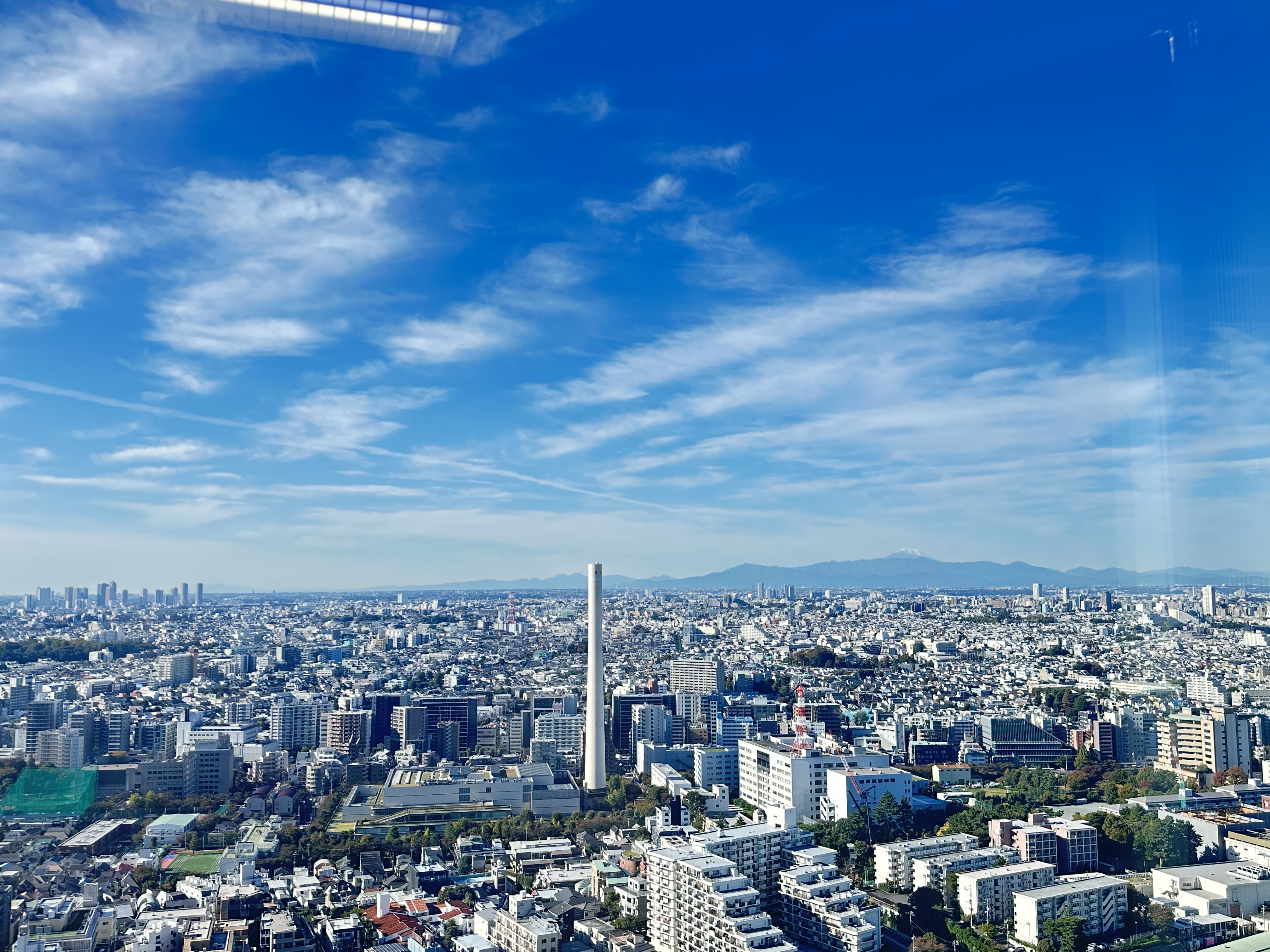 オフィスからの青空