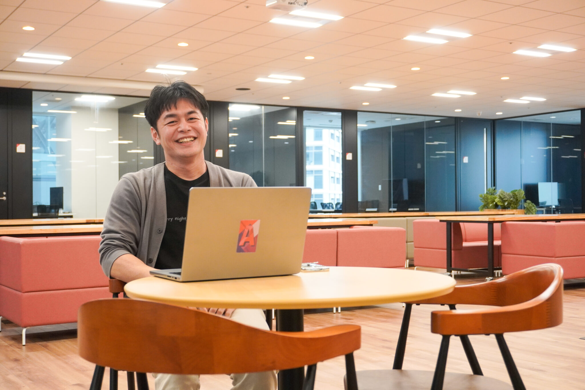 AIエンジニアが語る、新規事業室での仕事。「サービスをつくりたい」熱意と、次々とアイデアを形にする面白さ