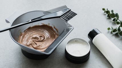 艶を求めて ― 触れたくなる髪はどうつくられるのか（艶重視メニュー紹介付き）