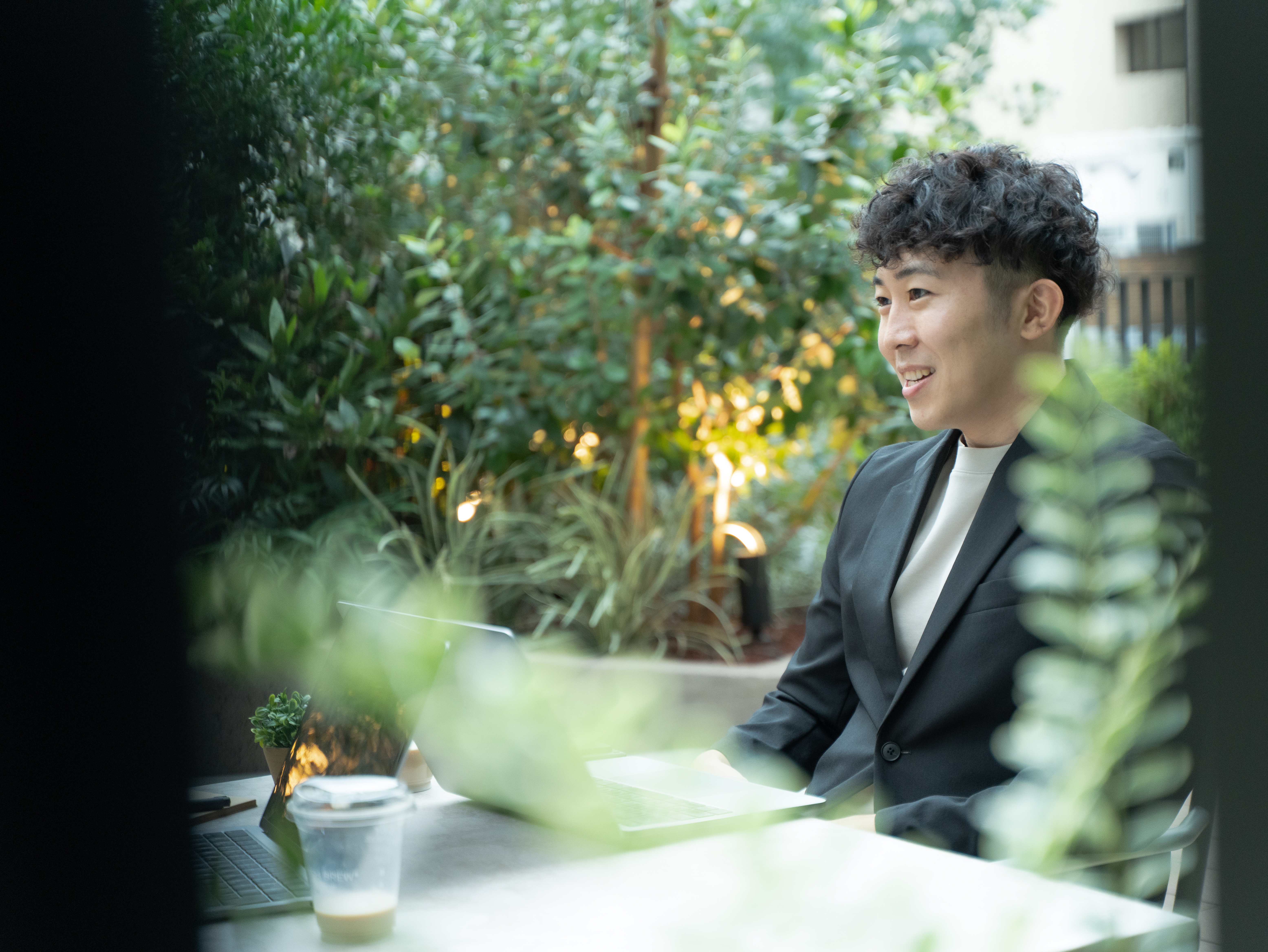 手取り15万円、借金、無職。地獄を見た僕が、エンジニアの未来を変える。- 執行役員 鳴海諒一