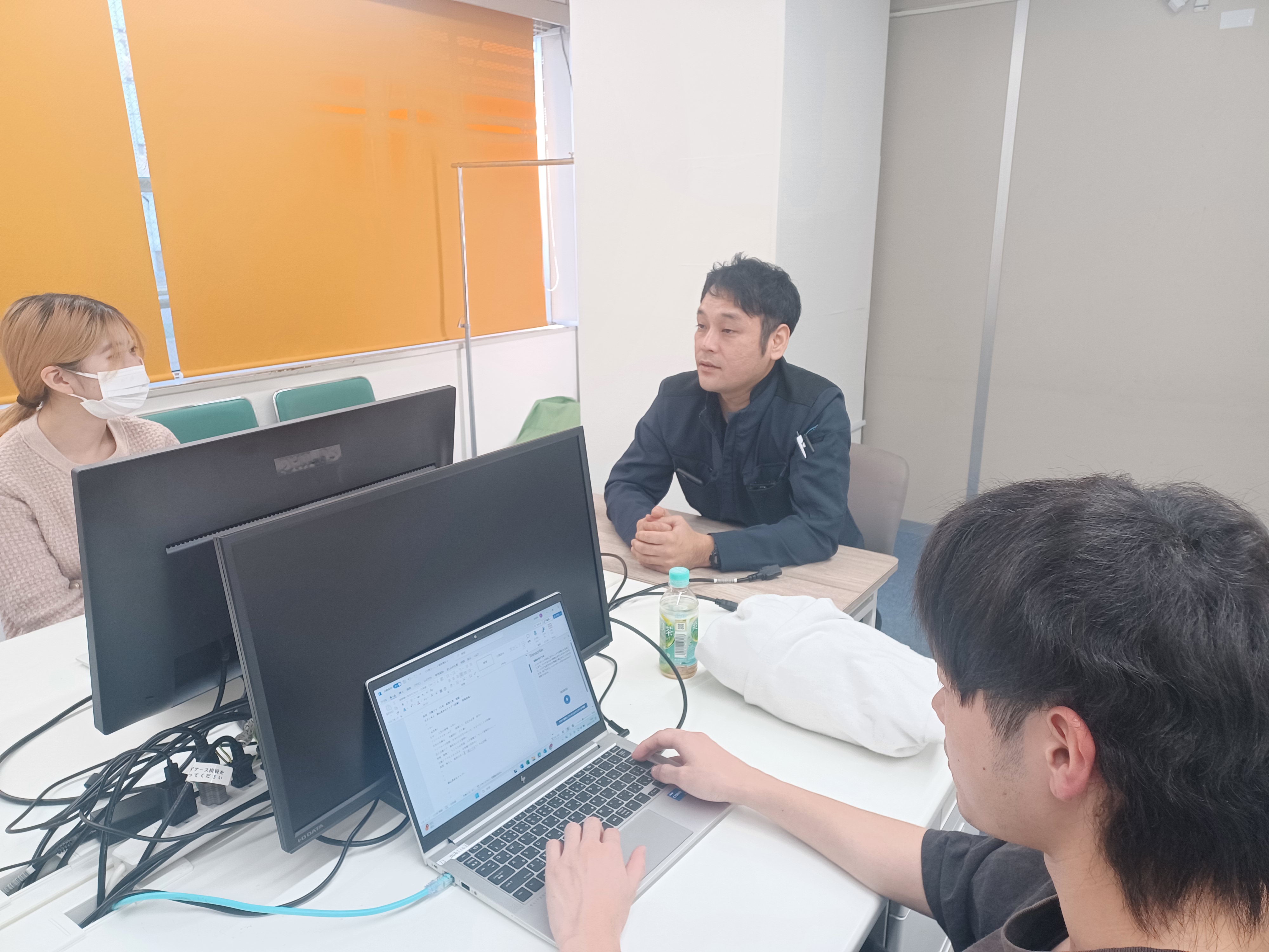 【元お笑い芸人×自動ドア】「人生一度きり、楽しまなきゃ損！」現場一筋15年、異色の職人が語るポジティブ仕事論