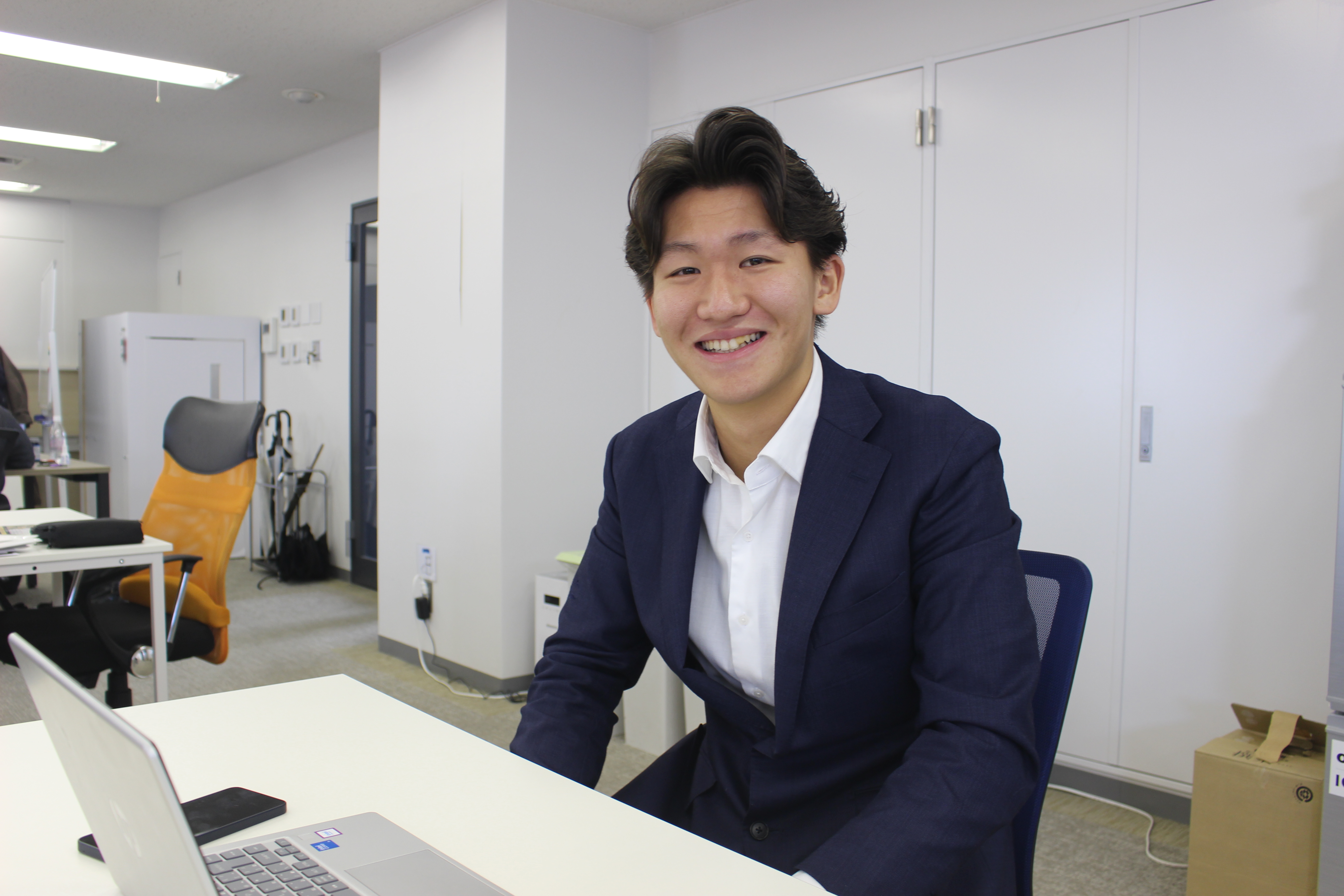 【インターン生】◆インタビューVol.17◆ 「やるなら、全力で。」大学1年生で不動産営業に挑戦。圧倒的な実践環境が“自信”をくれた。