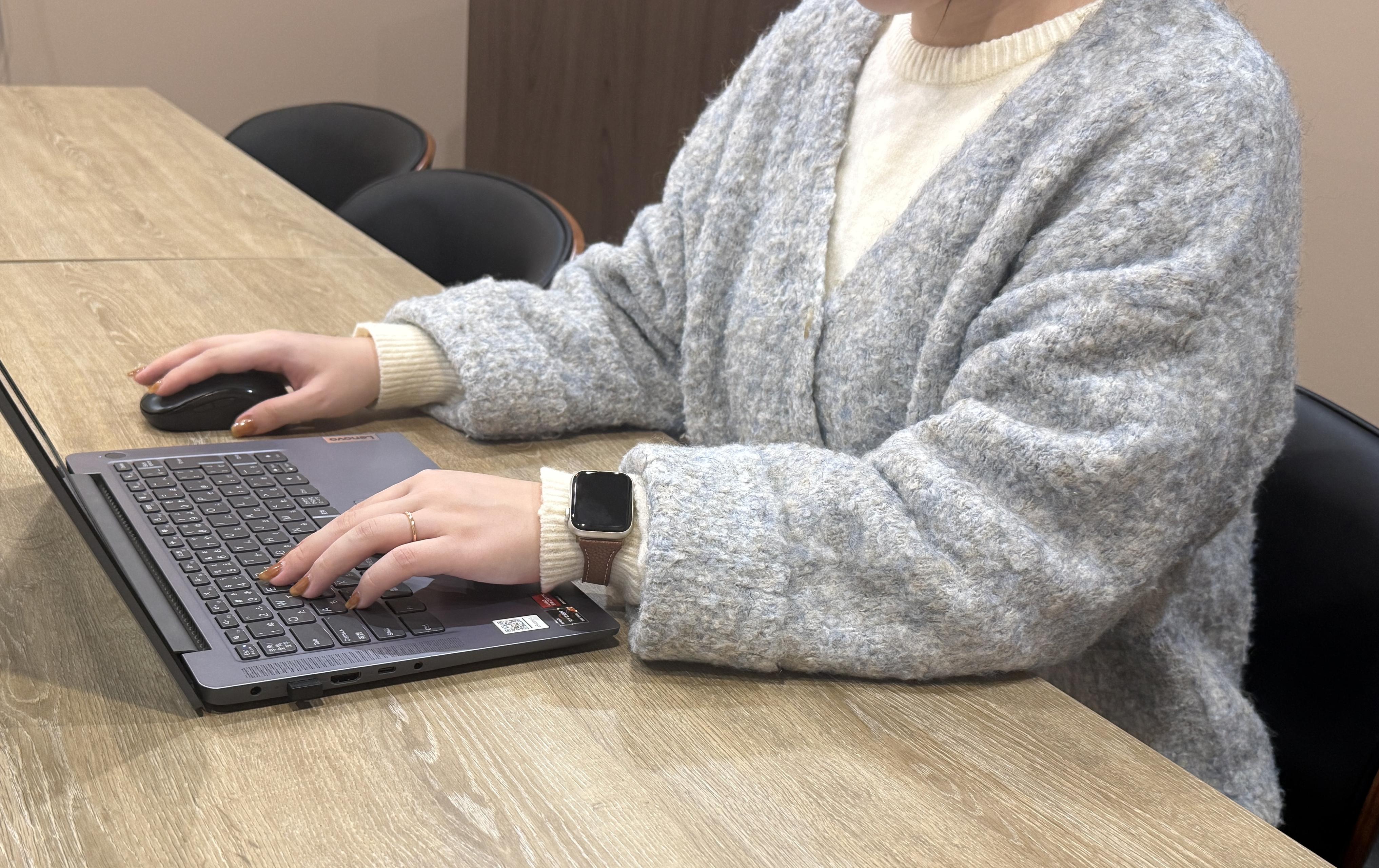 【社員紹介リレー🎤】新卒二年目で“唯一のポジション”を担う挑戦。教育・採用を支える若手リーダーの成長ストーリー