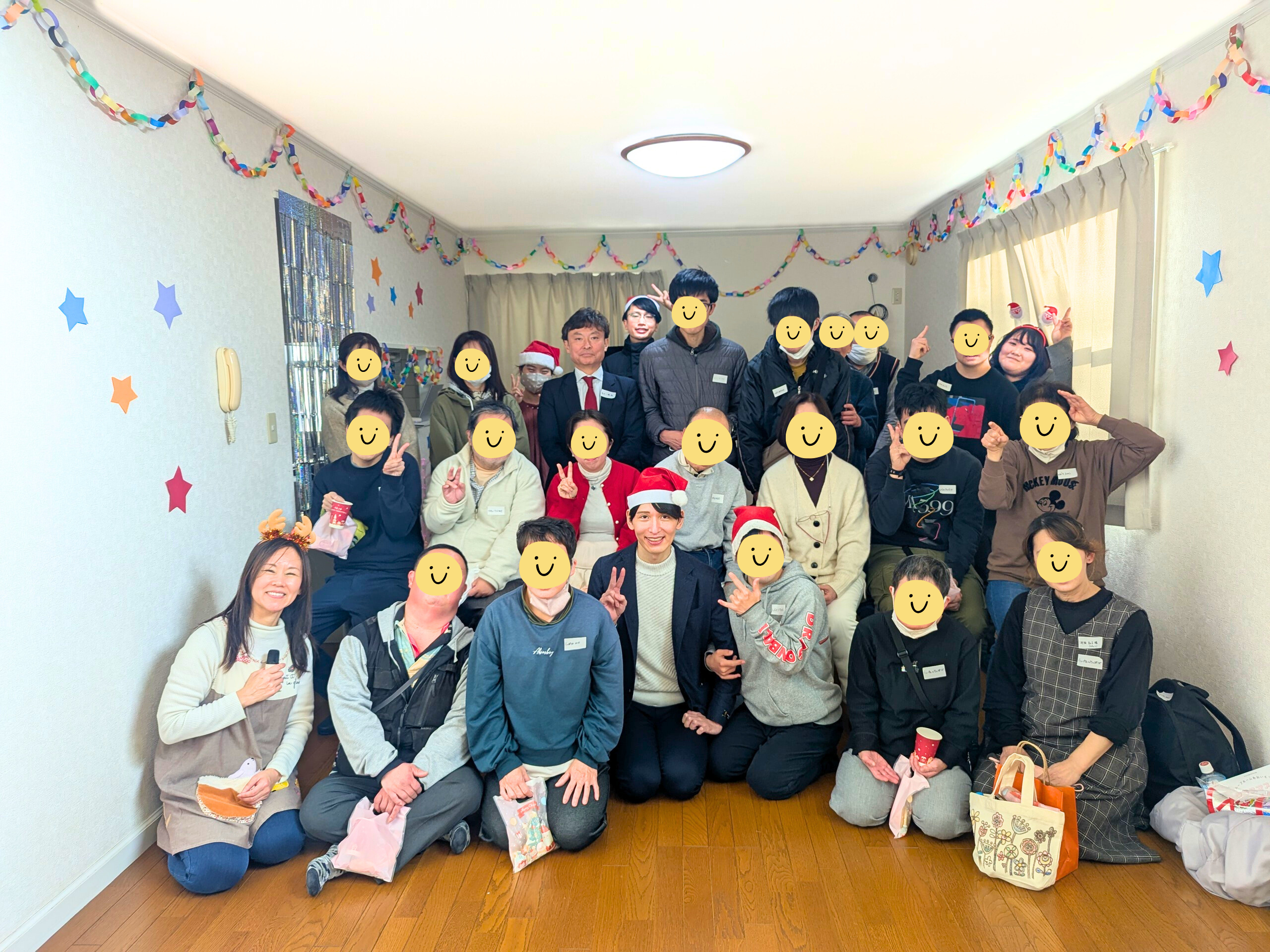 【クリスマス会レポート】笑いと音楽で心温まる🎄✨ あおいとりクリスマス会！利用者さんと一緒に楽しむ共感支援のカタチ