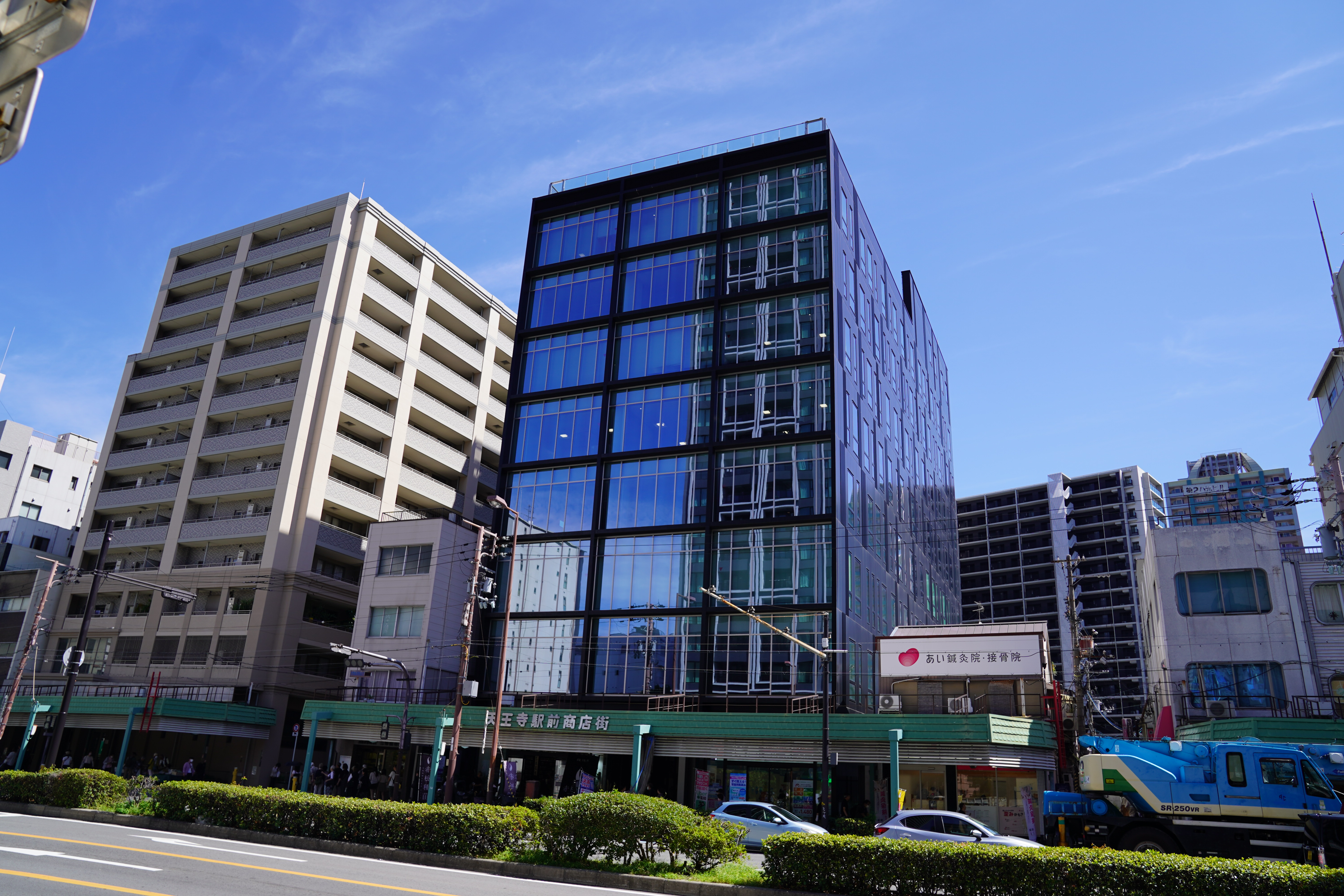 100名体制を見据えたオフィス移転と会議室拡充で働きやすい環境を実現