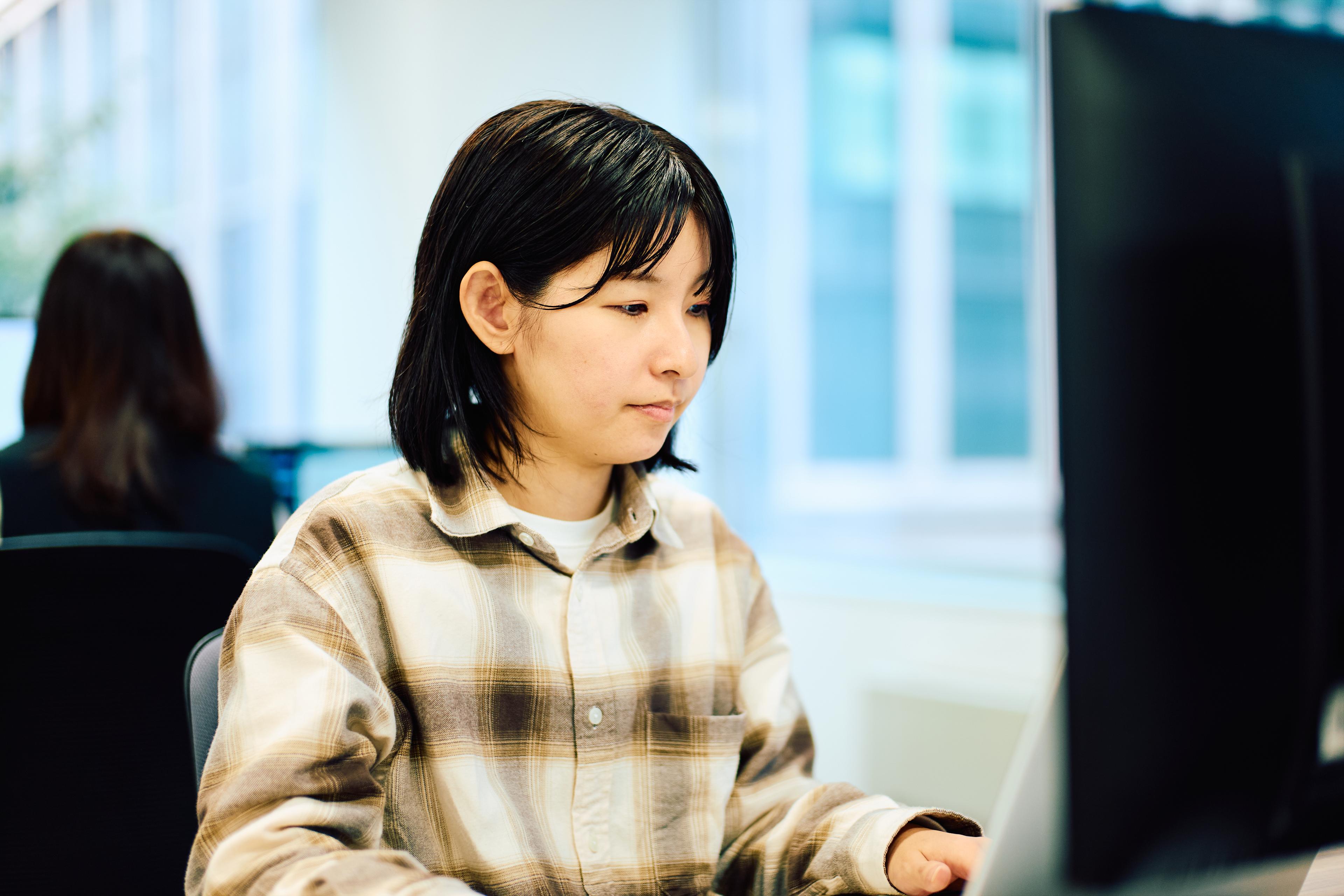 【学生からインタビュー🐣】「細かい仕事が大好きなんです🥰」アスベストONEの請求のお仕事とは