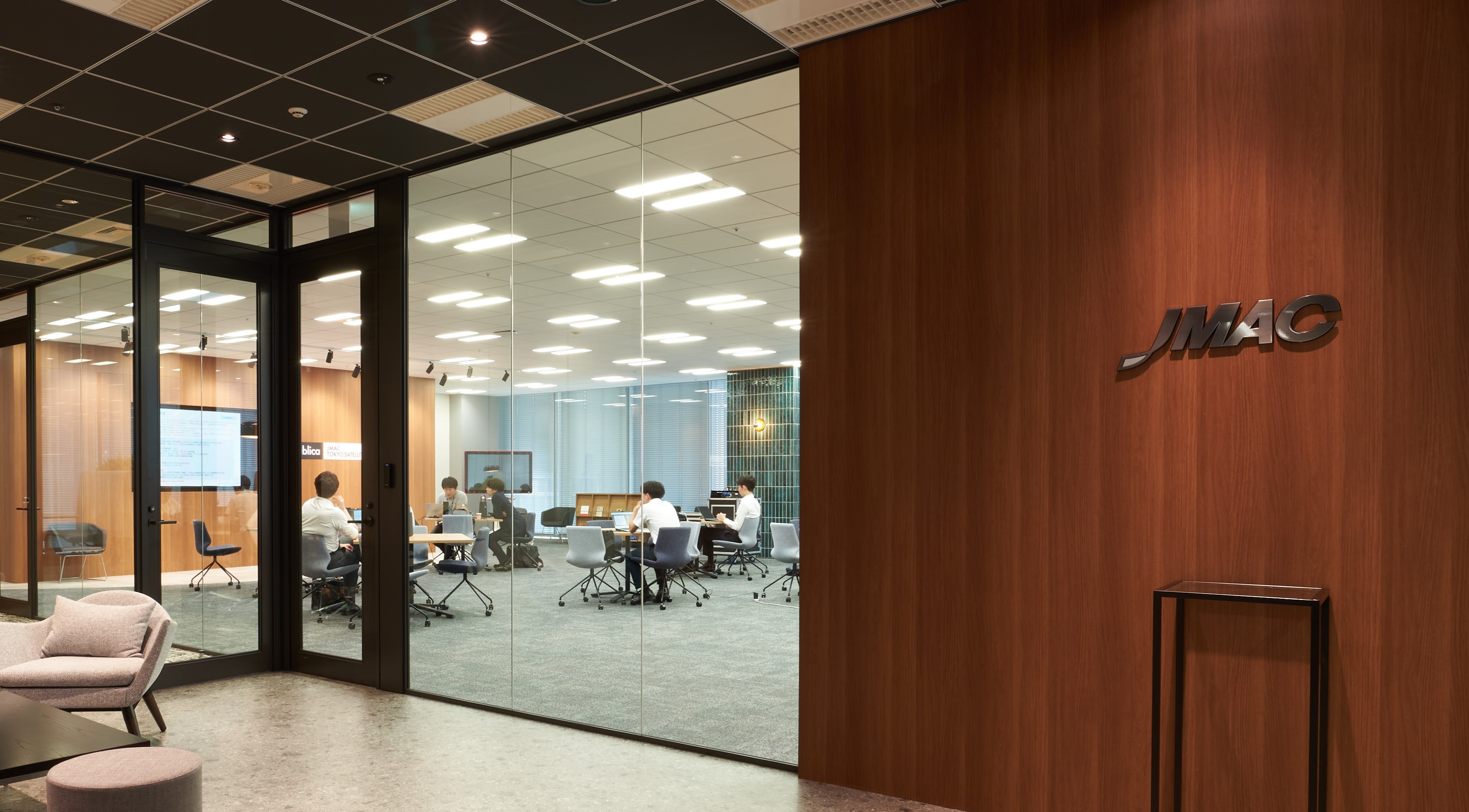 育成に全力を注ぐJMAC：新人コンサルタントの成長を支える「アカデミー」