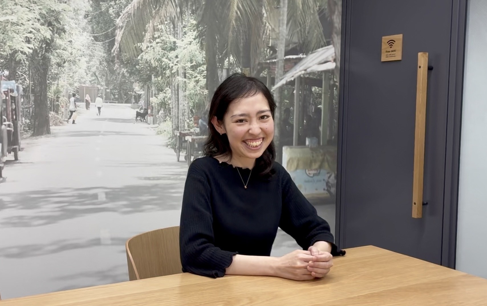 創造性を持って理屈だけは判断できない仕事をするためにーアート補助制度について社員に聞いてみました