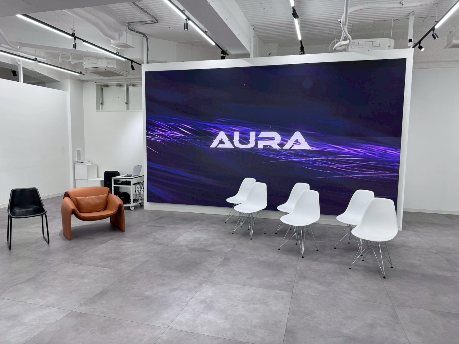 【事業紹介】各界の豪華ゲストが参戦！若者×著名人が本音でぶつかる討論番組「AURA」始動