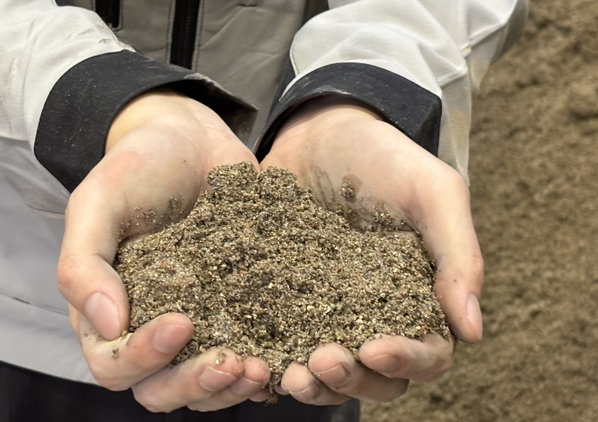 大阪初！ゴミを資源に！東海環境が誇る再生砂