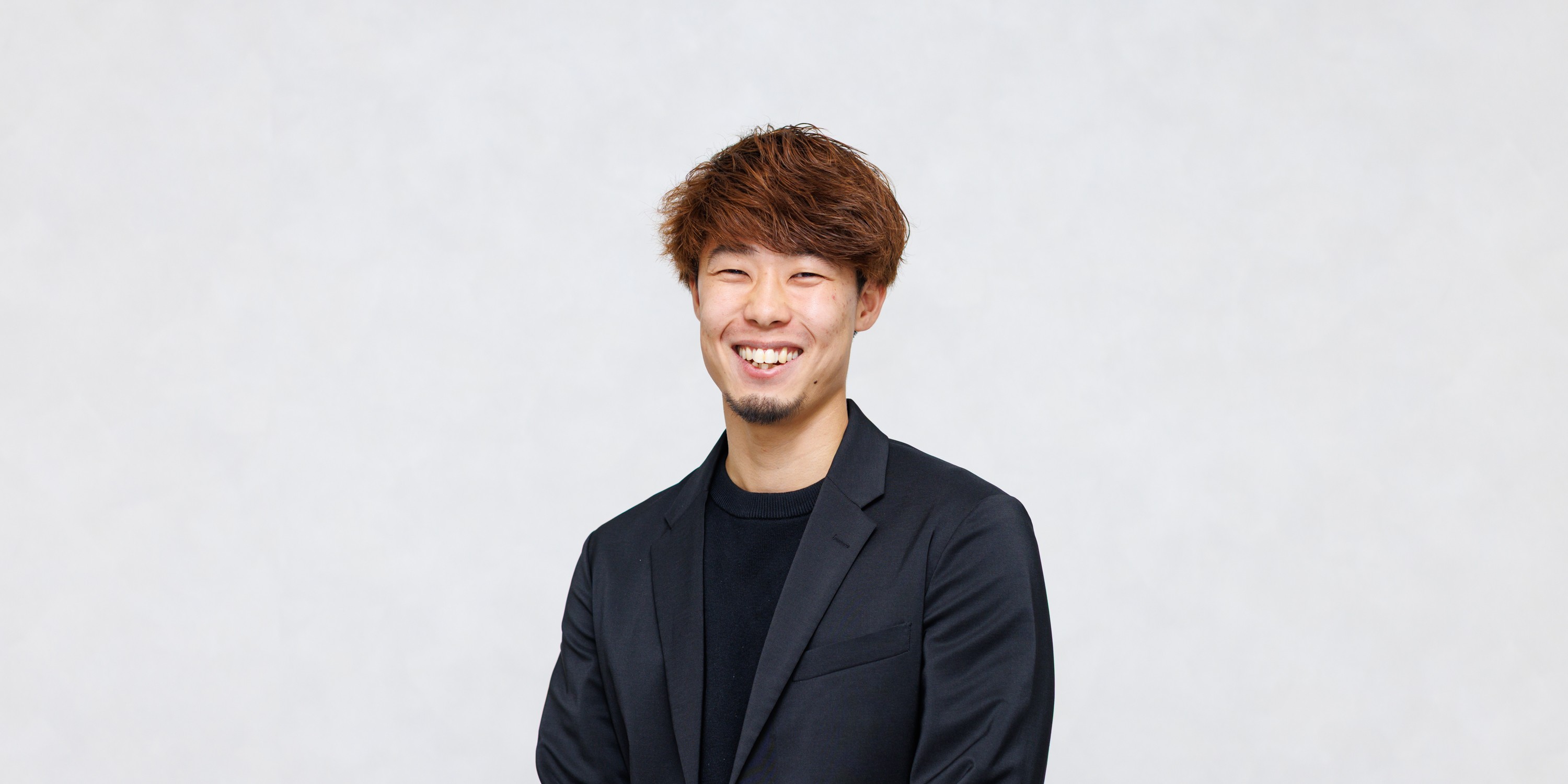 【社員インタビューVol.1】「書くだけの人生は、もう卒業。」入社2年目でディレクターへ。ライターを“作業”で終わらせないsecaismの流儀