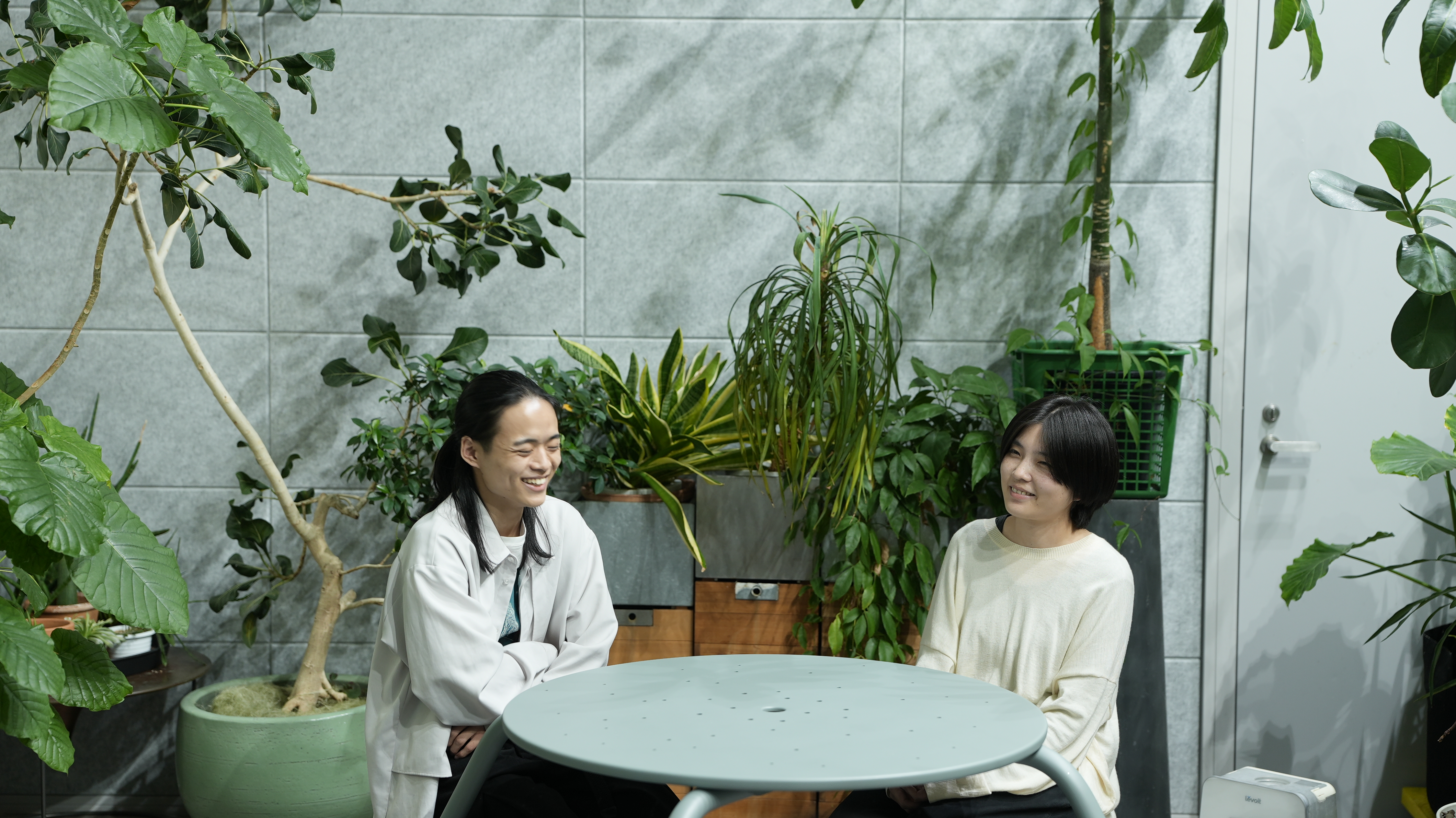 【社員インタビュー】アナログ職人と　　　　　デジタルネイティブが描く服づくりの新しい地図