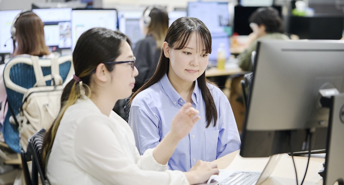 『会社のコーポレートをデザインする部署とは？』少数精鋭チームの雰囲気をのぞいてみた！