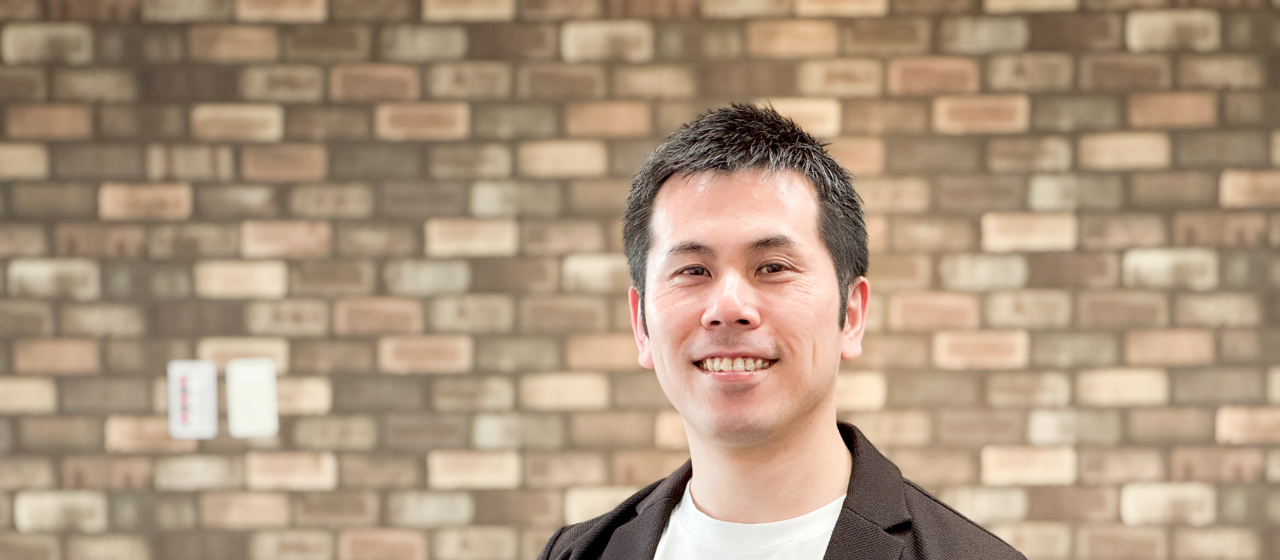 【社員紹介】部長職を捨て初転職。40代からの自分試し