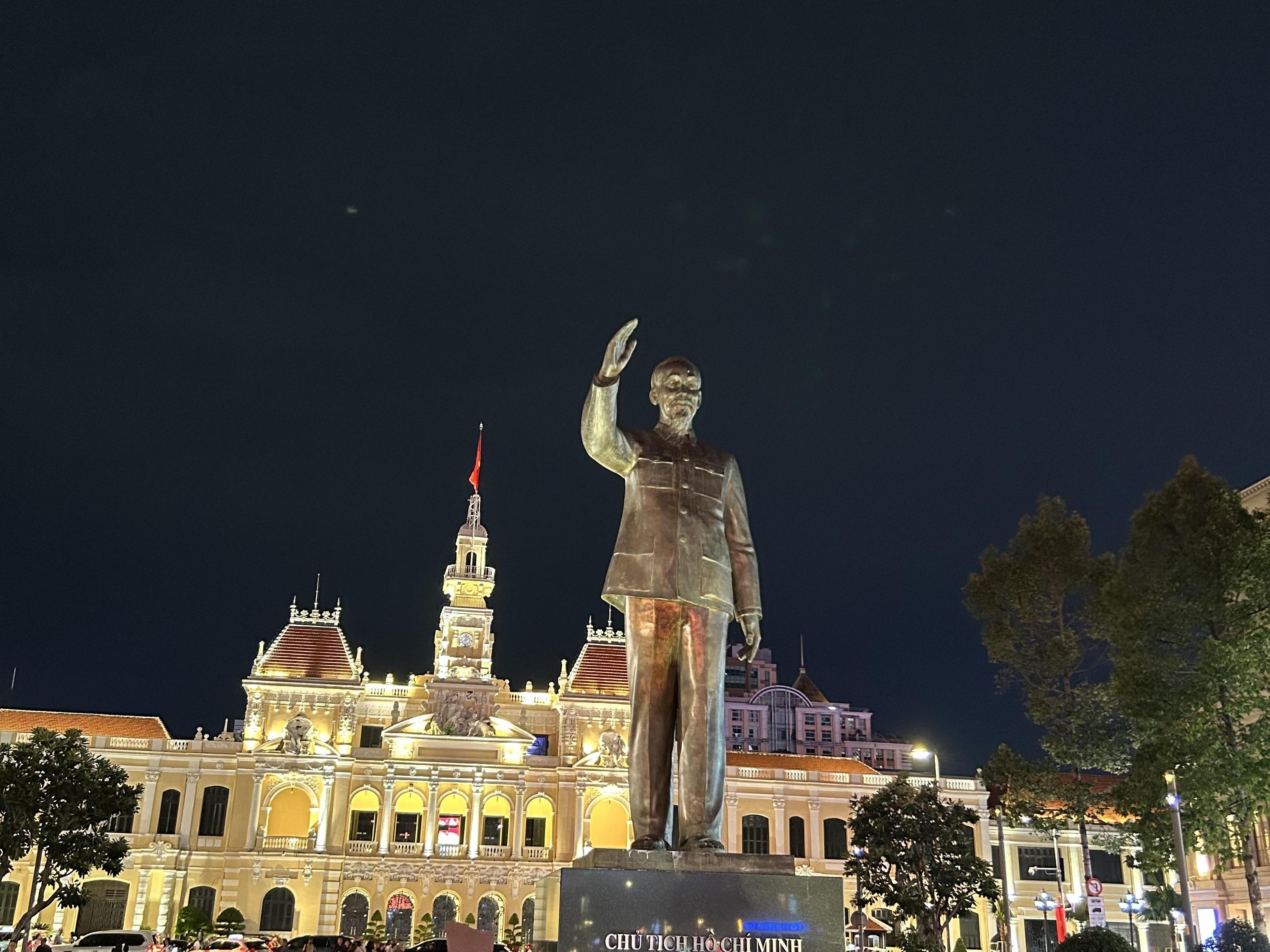 ベトナム最大の経済都市"Hồ Chí Minh"とは