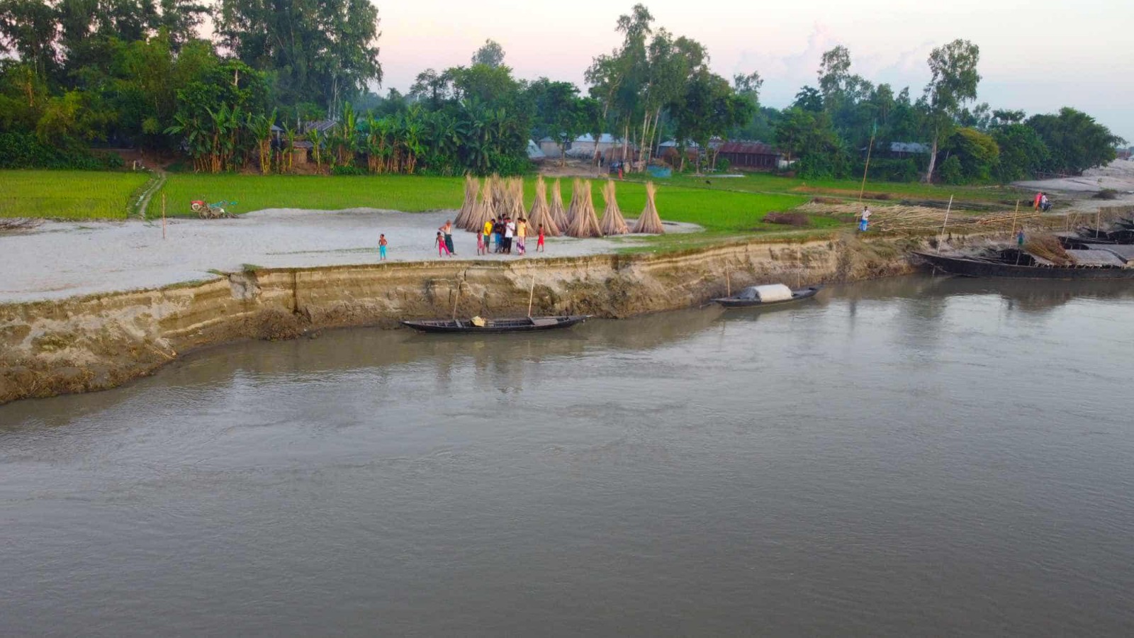 流れる水の先へ学びを届ける: バングラデシュ「ボートスクール」プロジェクト始動