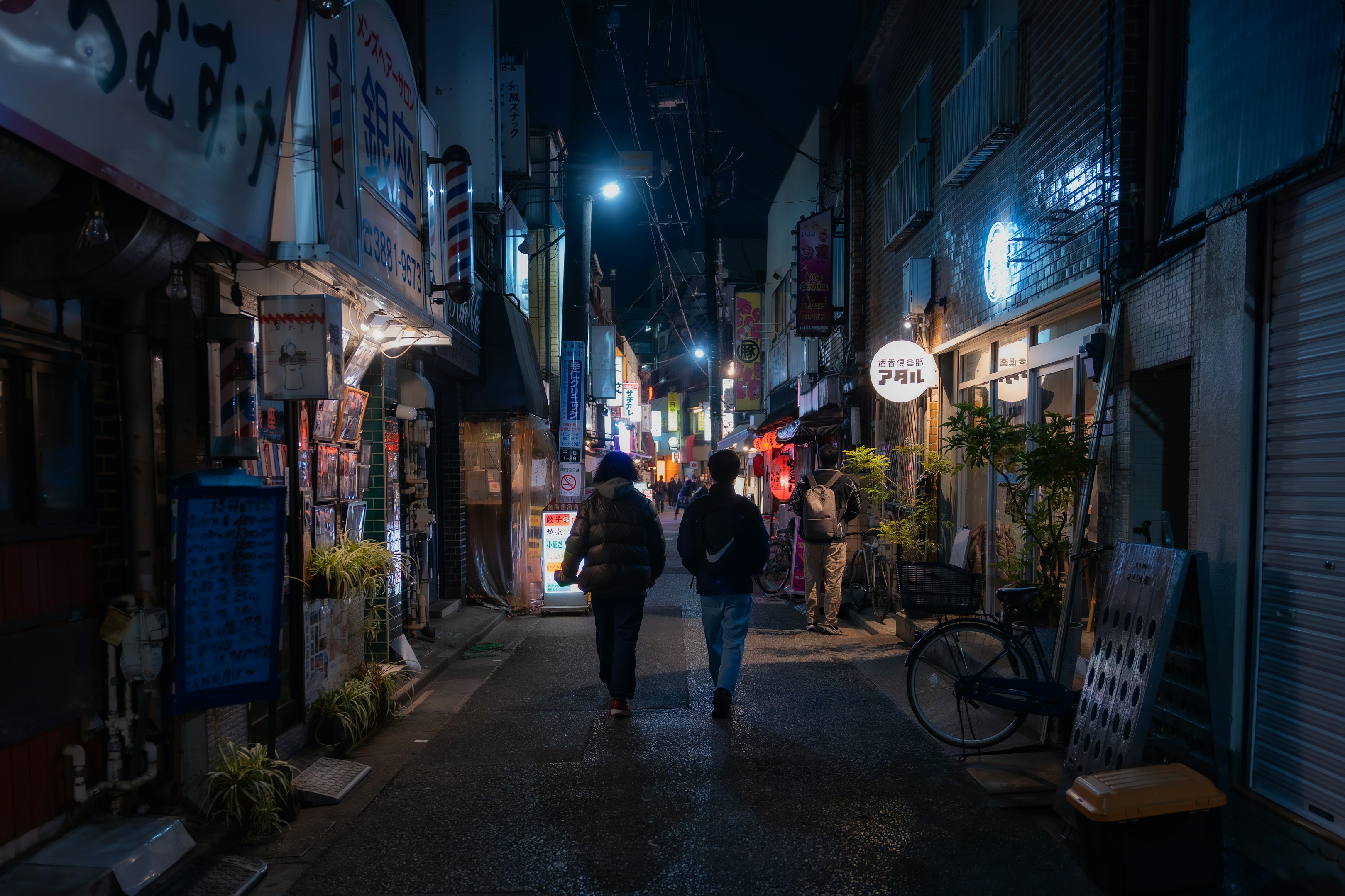 稼ぐ力のその先へ。株式会社FISTRIVが提供する、個人の市場価値を最大化する「超・実践型」育成環境のすべて