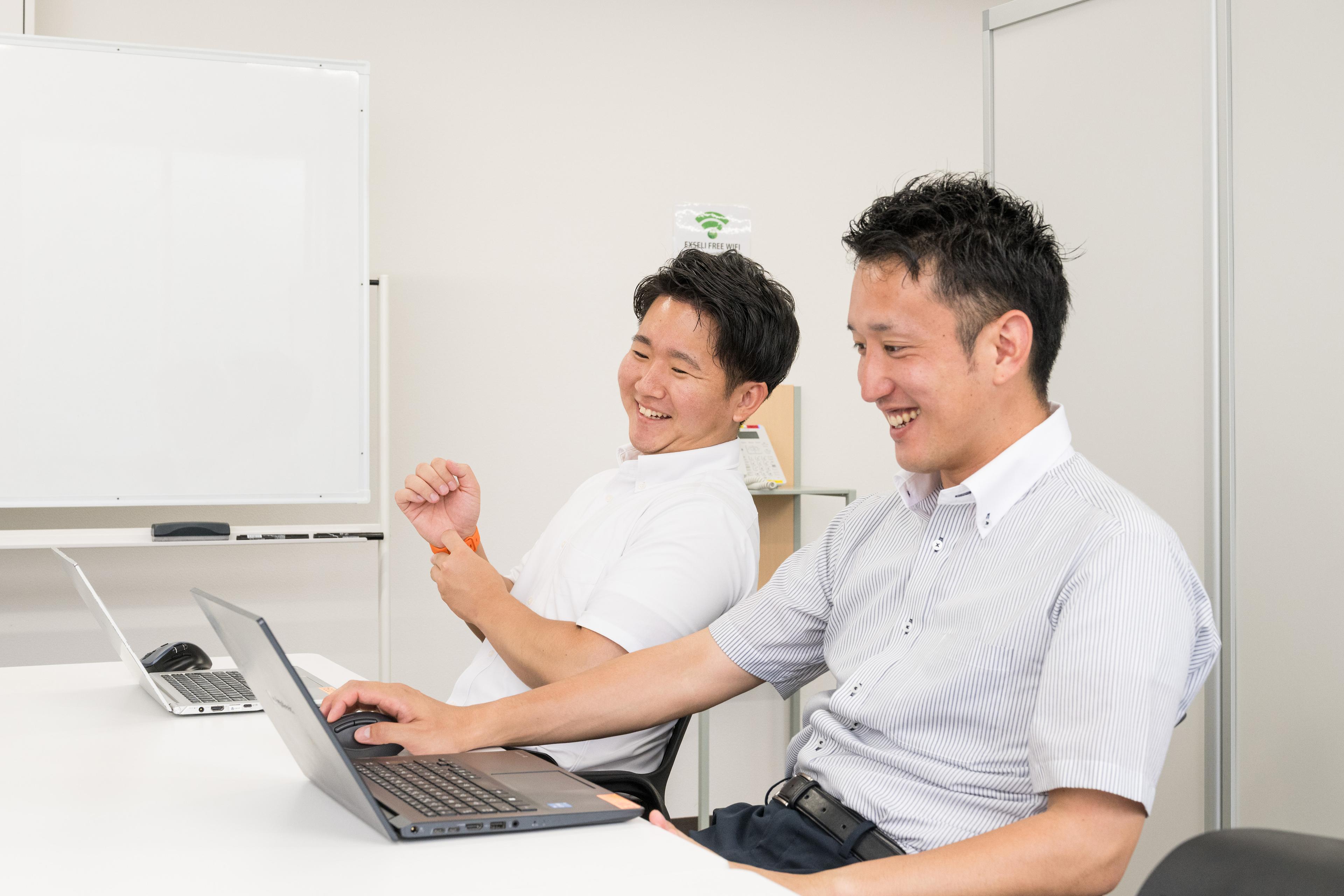 仕組みで勝つ営業の1日。3期連続予算達成のエースに密着して見えた、エクセリの「効率化」と「残業削減」への本気度を感じてください。