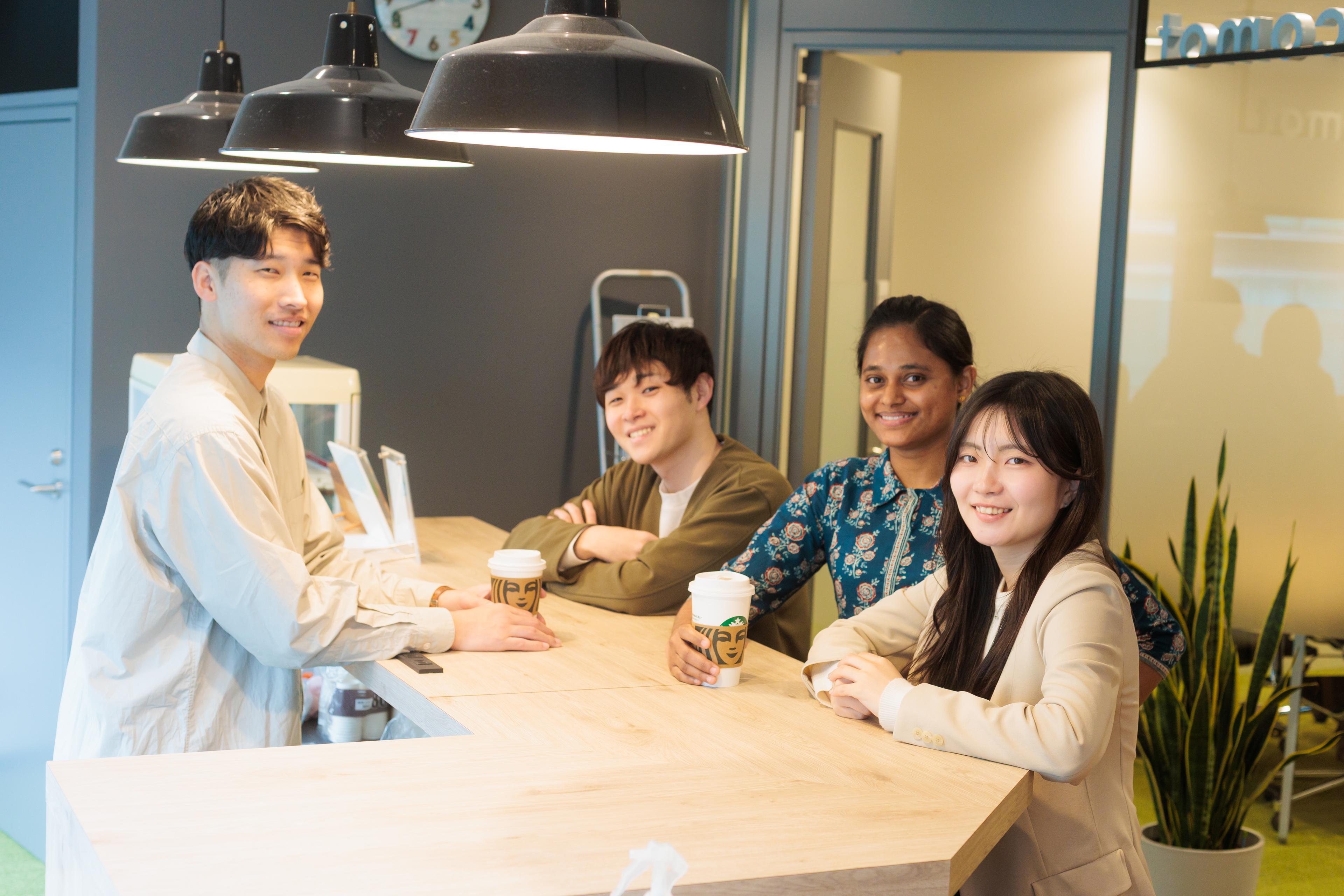 20代社員座談会「若手が語るレコモット」