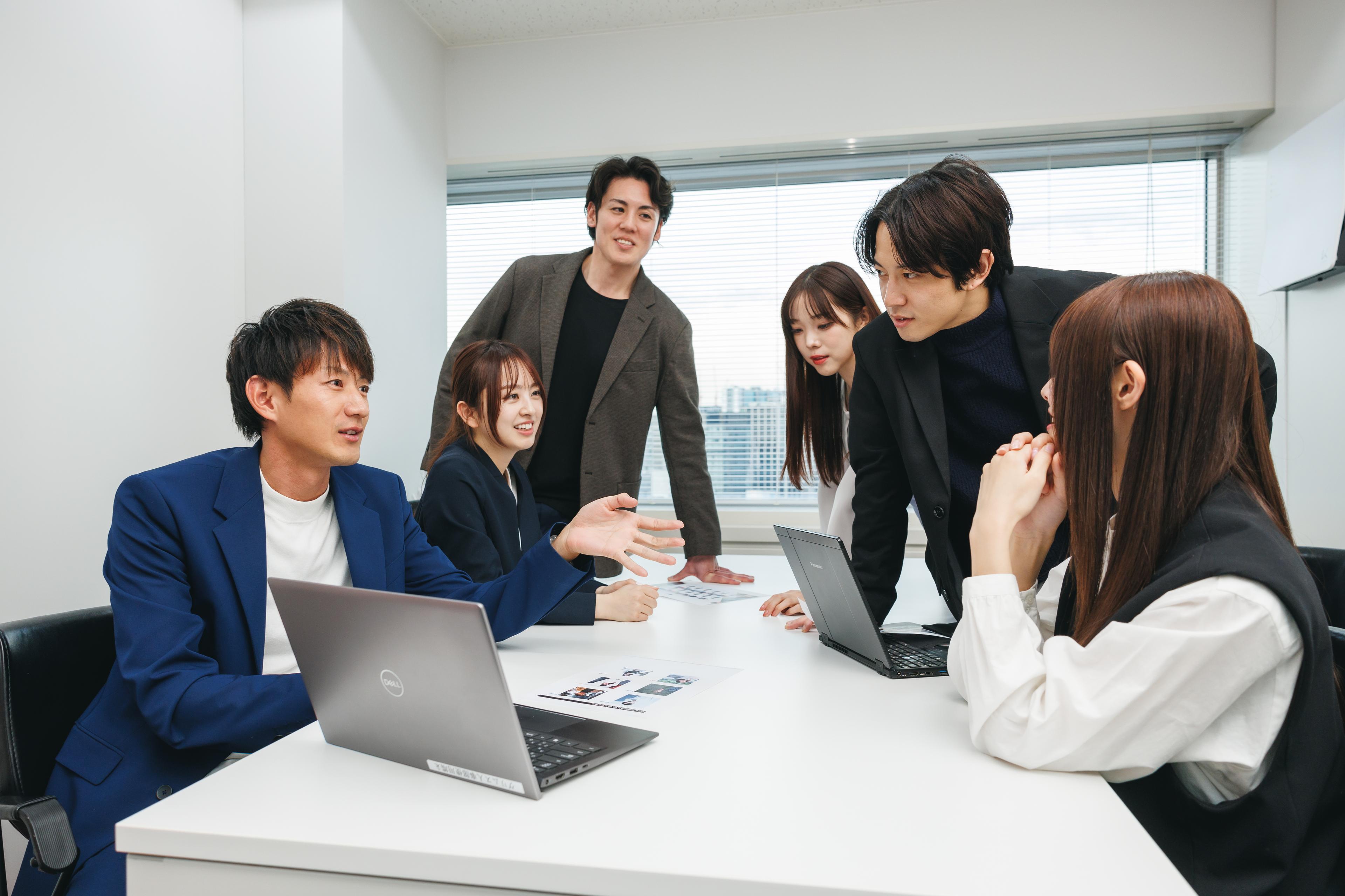 電気代高騰の時代に、私たちが「太陽光×蓄電池」を届ける理由。東証プライム上場グループで描く、再生可能エネルギーの未来とは？