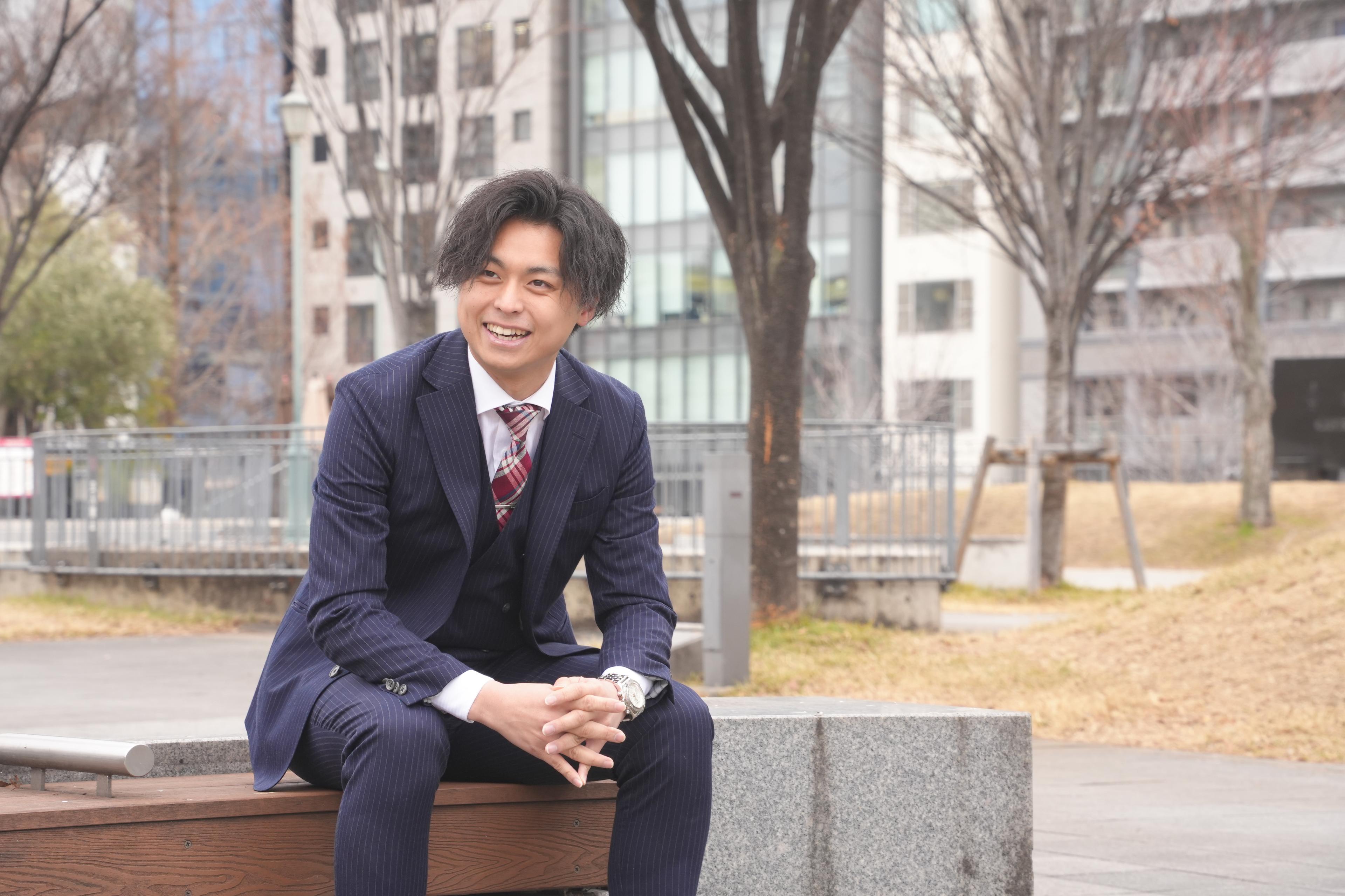 【社員インタビュー】元公務員からベンチャー企業へ。「どうせやるなら、挑戦する方が燃える」——代表との縁を信じて飛び込んだ、自分らしいキャリアの選び方