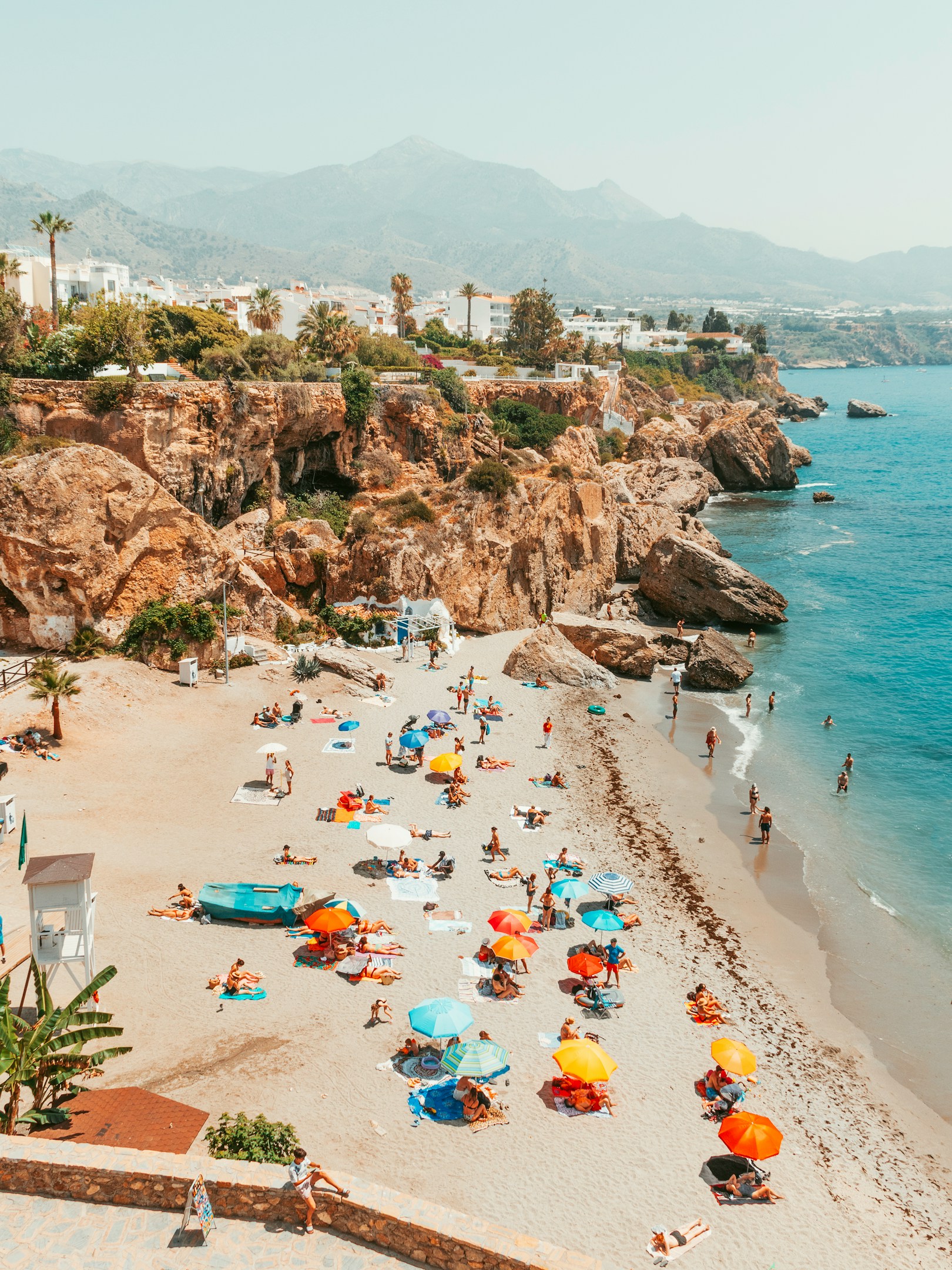 あえて全く意味のない呪文を社内の共有ツールに投げ続けてみた